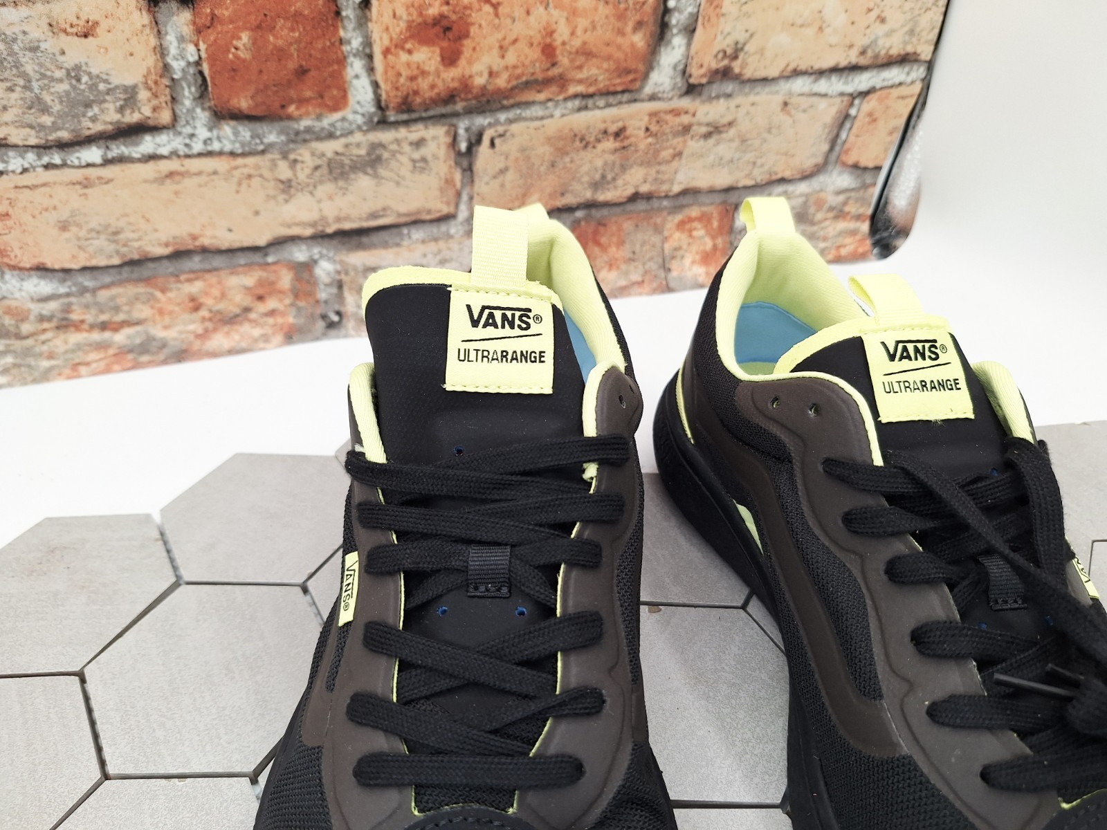 Men’s Sz 12 VANS MTE ULTRARANGE EXO Black Brown Yellow Neon Green FALL COLOR