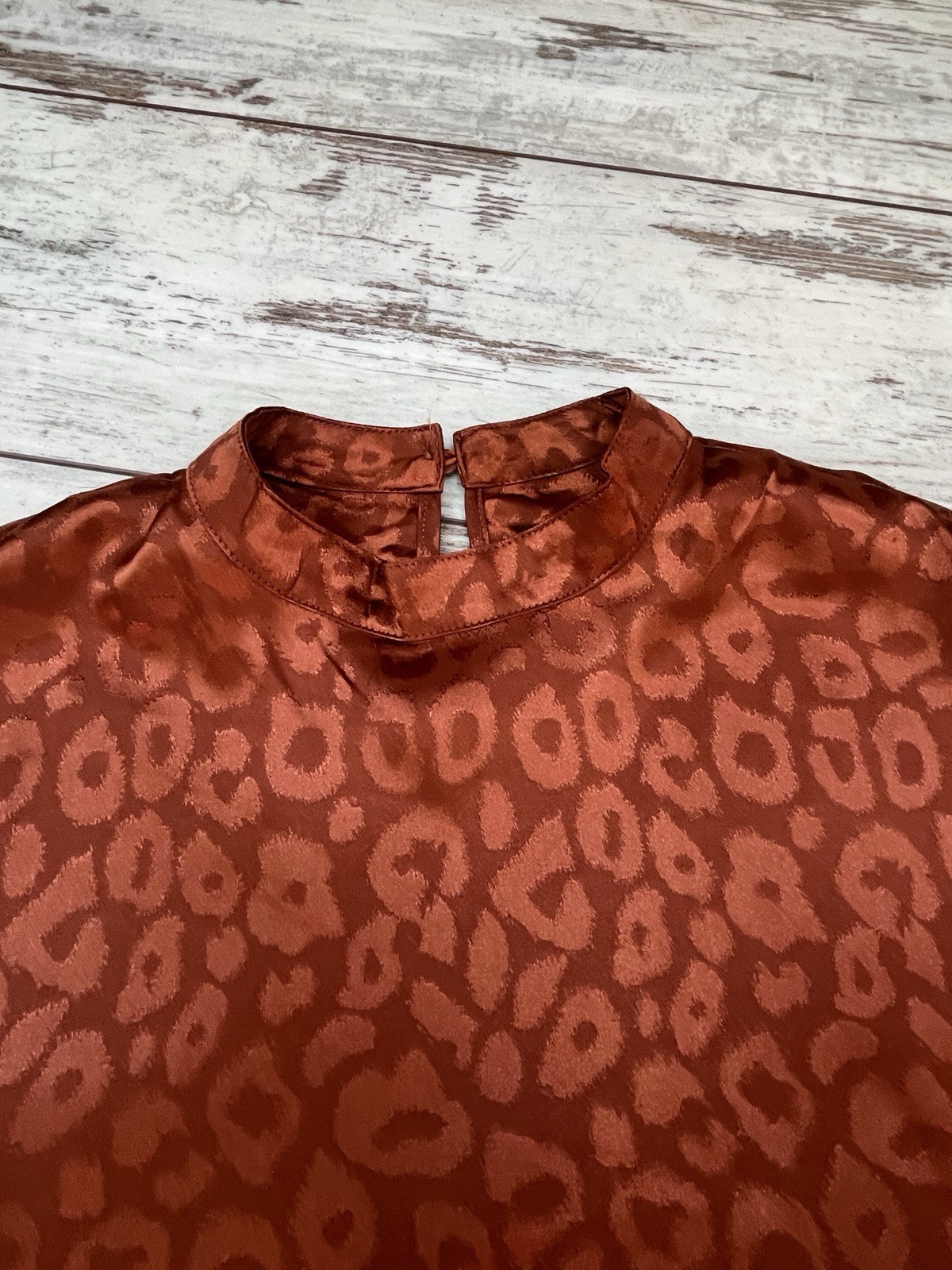 Lyaner NWOT Brown Satin Mock Neck Puff Sleeve Blouse XL Leopard Jacquard