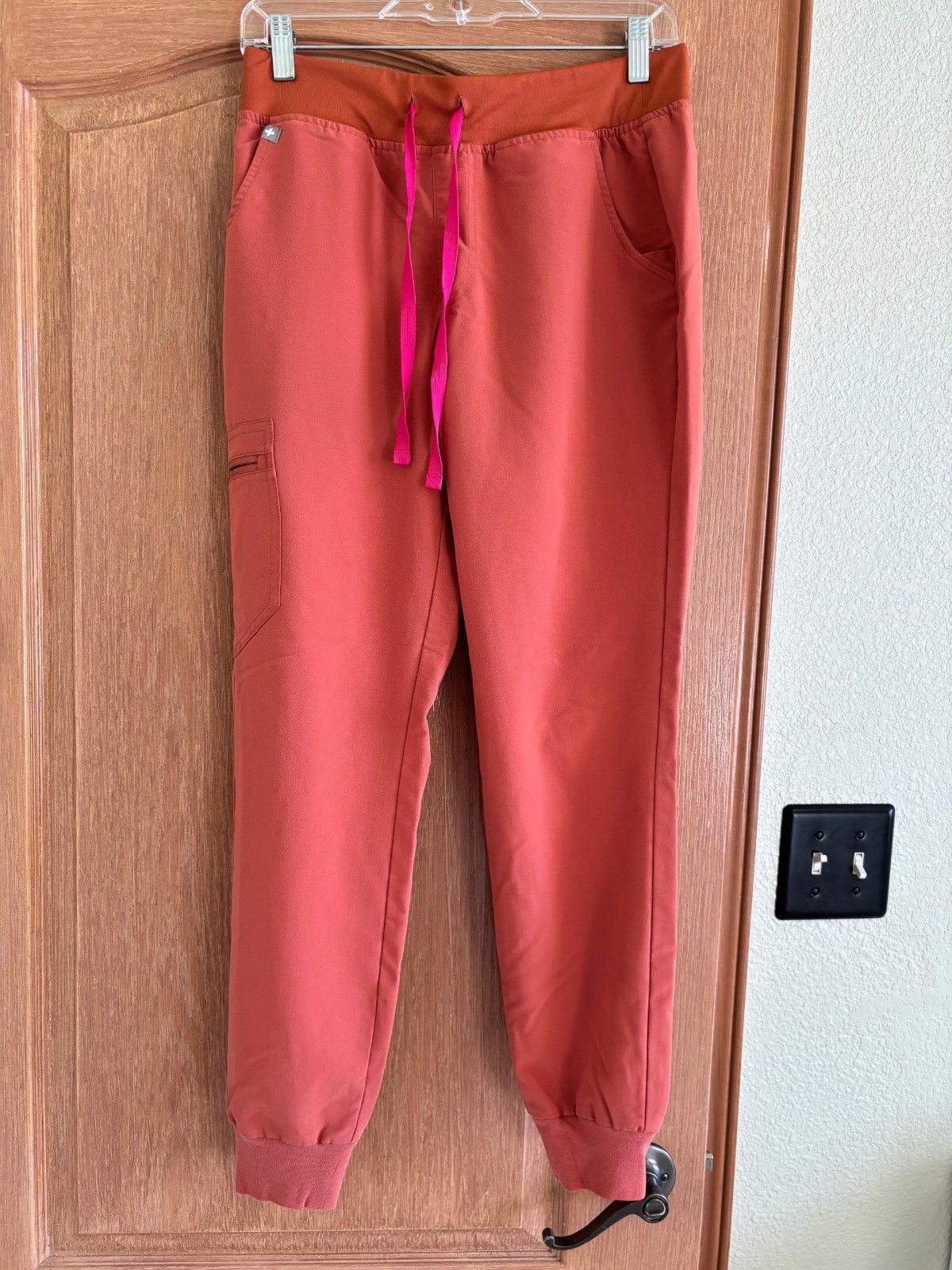 Figs Women’s Terracotta Discontinued Color Scrub Set, Top XS and Jogger Pants S