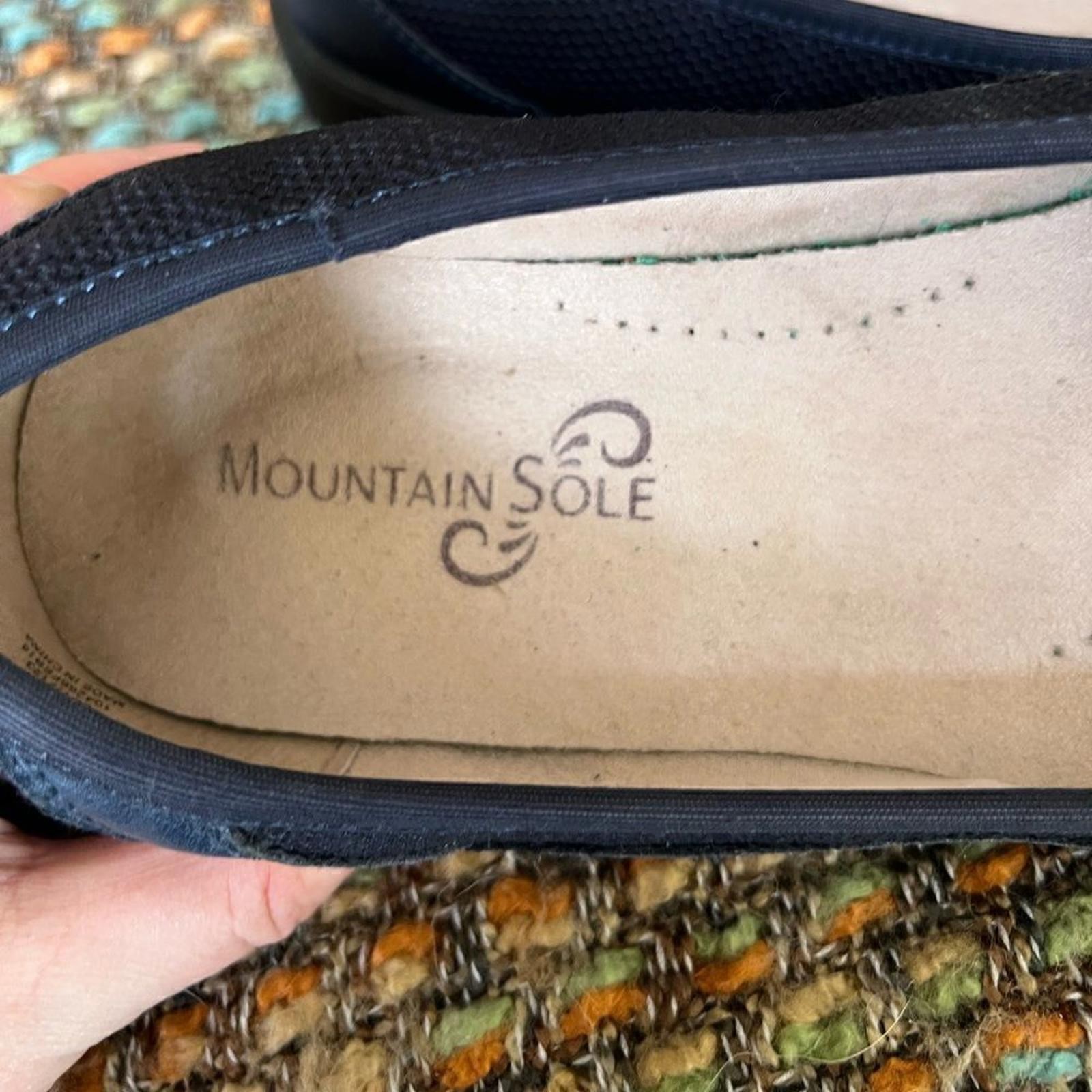 Mountain Sole blue faux leather and fabric comfort flats women’s size 8.5