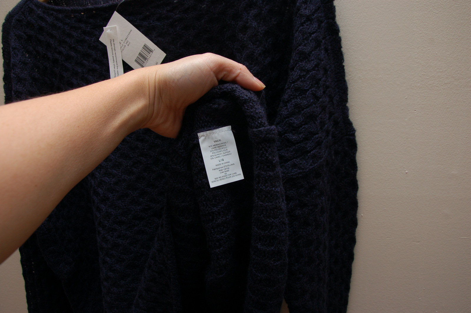 W527 NWT VINCE MINI CABLE TAIL WOMEN SWEATER SIZE L in NAVY $285