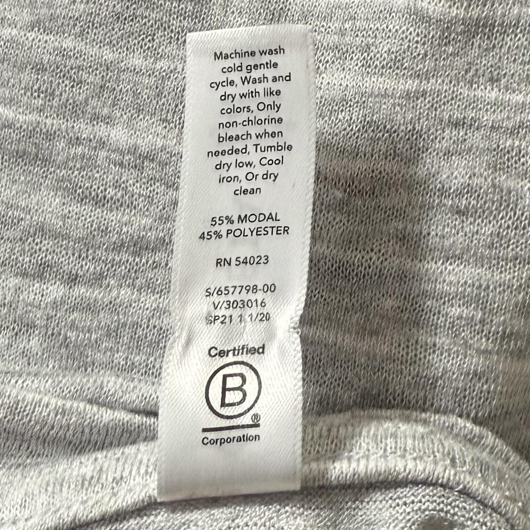 Athleta Top Womens M Gray Striped Stretchy Gym Workout Casual Basic Tank Shirt