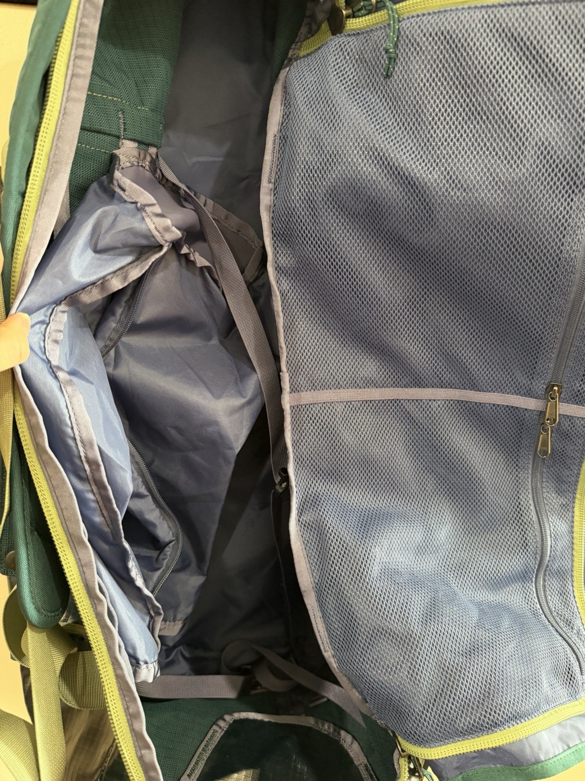 Patagonia Black Hole Duffel Backpack 70L dark Borealis green Rare