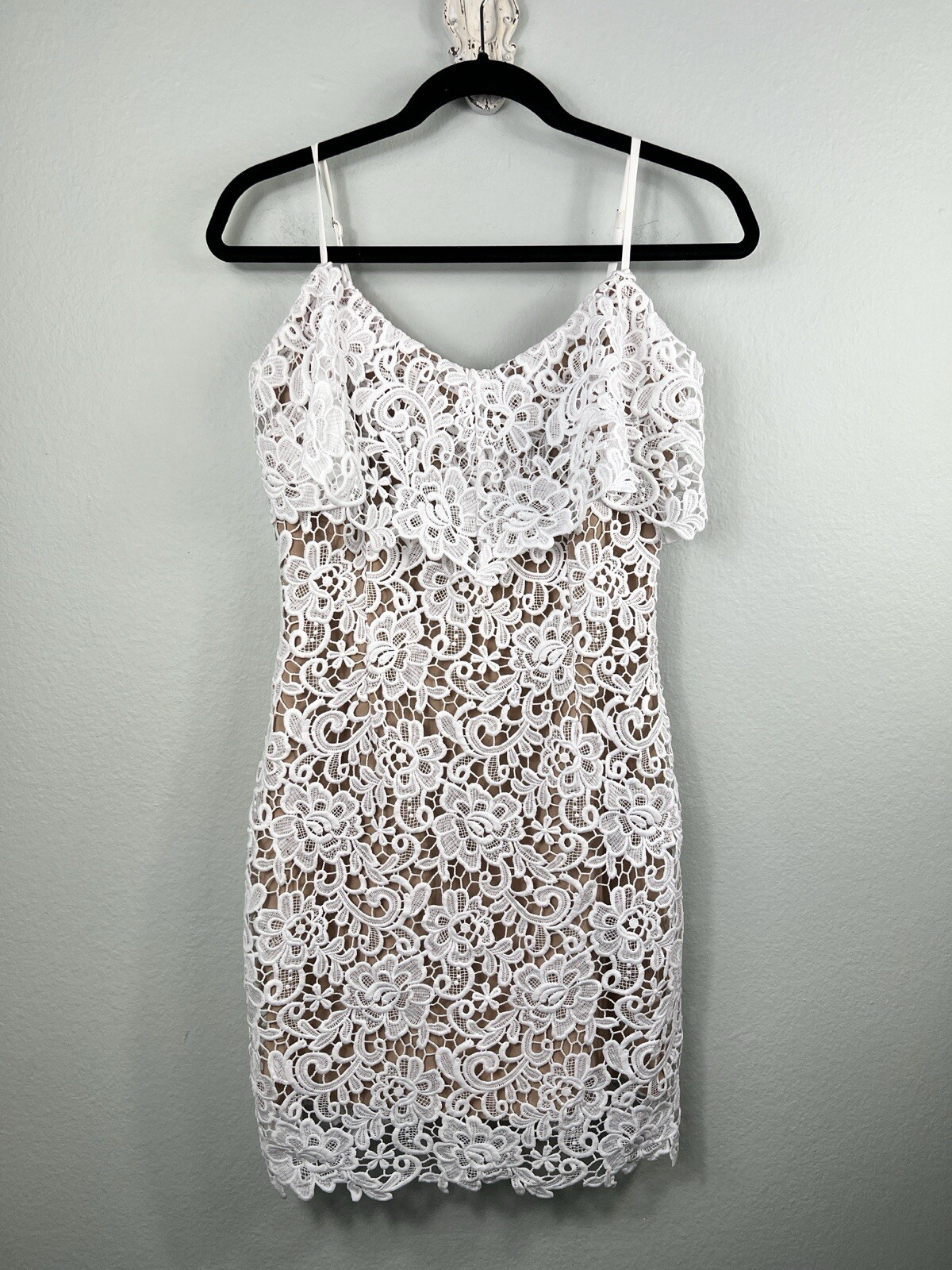 NWT GUESS Brilliant White Spaghetti Strap Nevaeh Popover Lace Dress Size S Small
