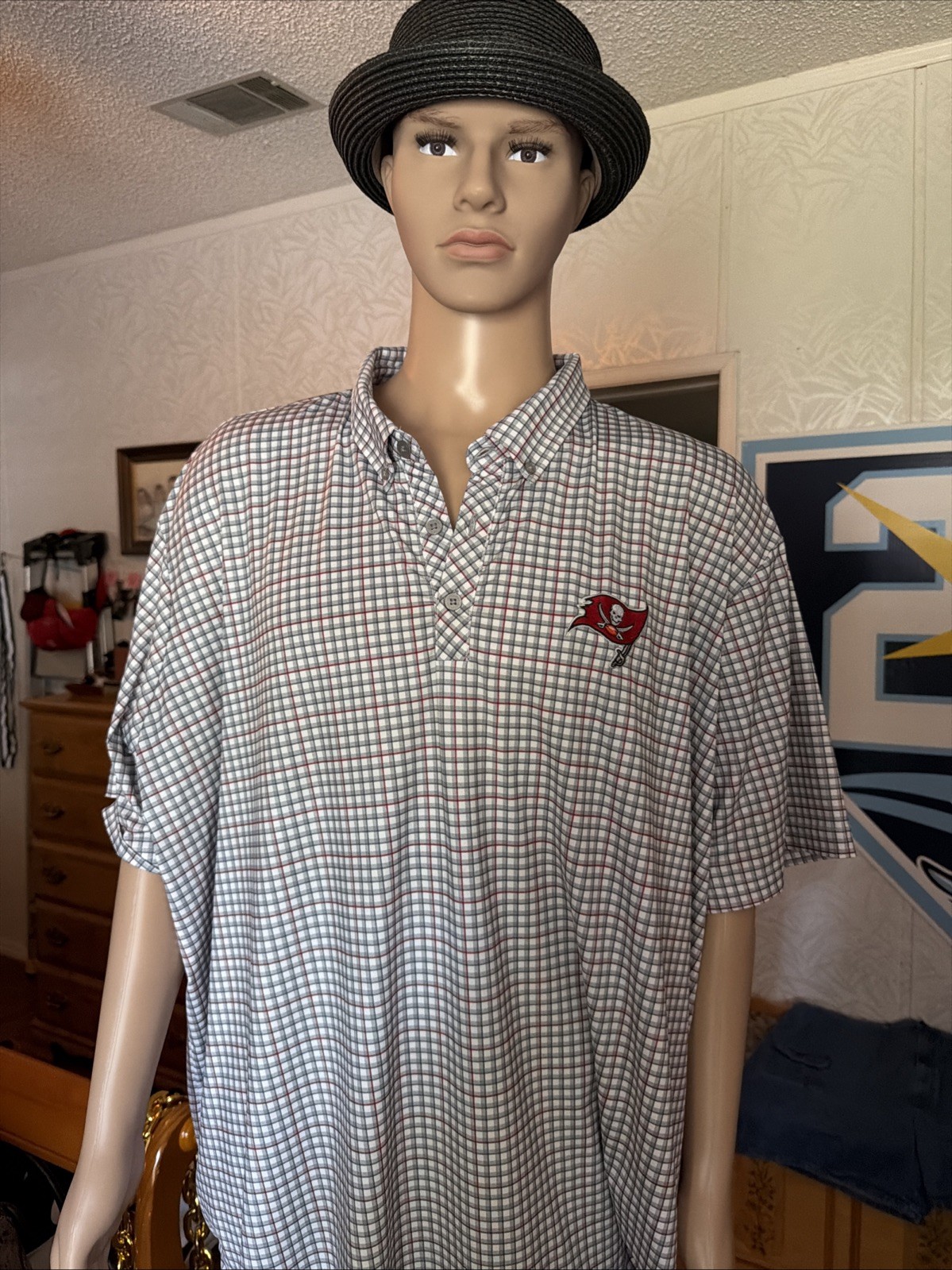 Tampa Bay Buccaneers Pullover Shirt 3X ￼