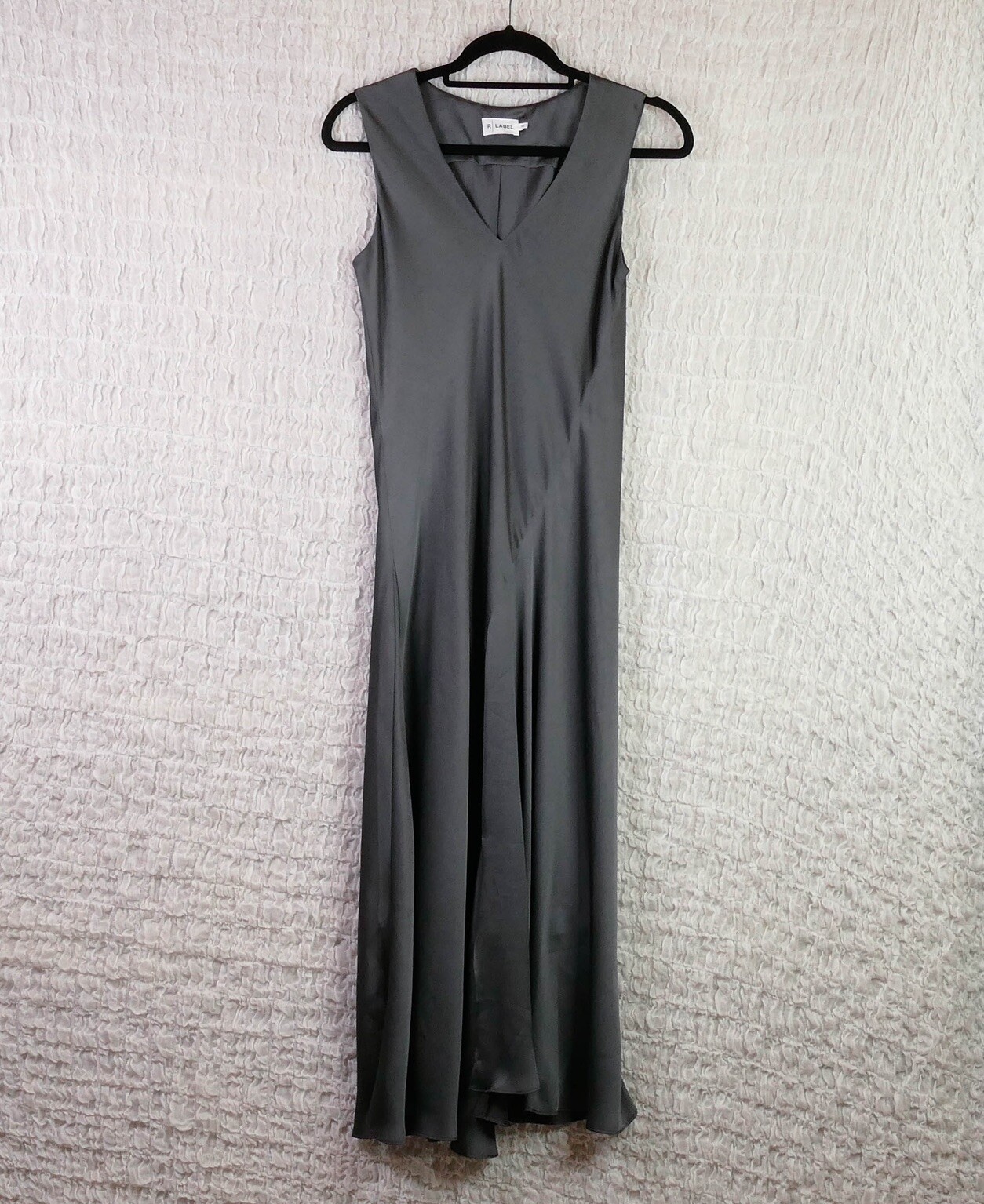 R | Label Women Dress X-Small Sleeveless Silky Shift Dress Lined Slit Midi