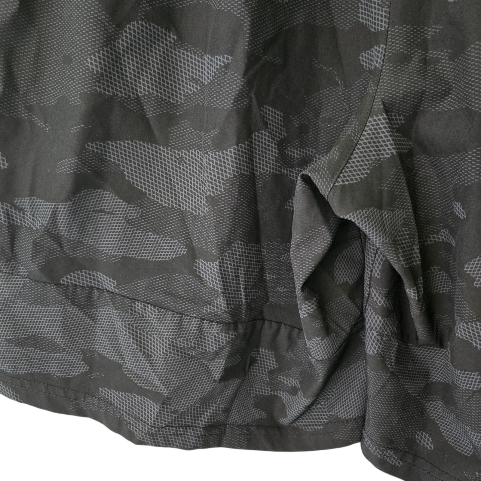 Layer 8 Mens Qwick-Dry Athletic Shorts Black Gray Digi Camo Sz Large Gym Workout