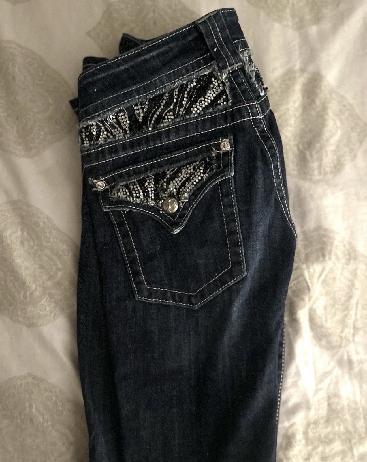 Guess Women’s Dark Wash Blue Bootcut Jeans Rhinestone 5-Pocket Mid Rise