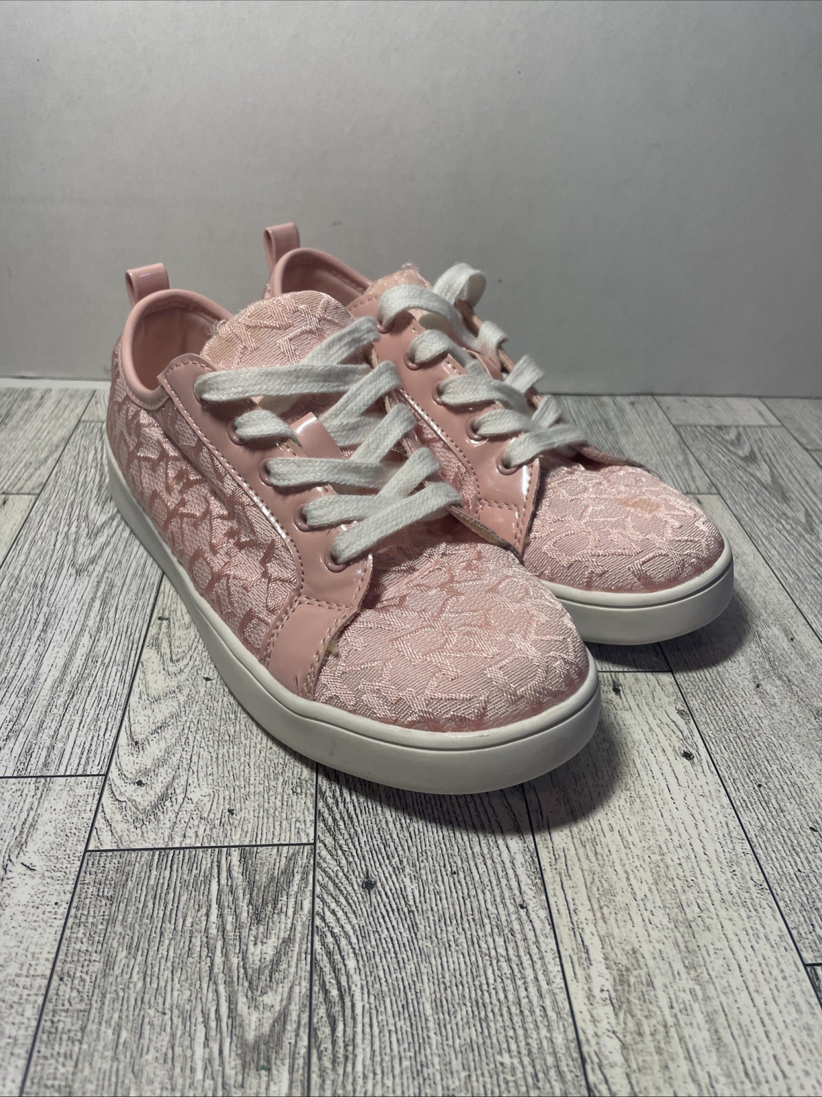 DKNY T Girls Pink Fabric Logo Sneakers Size: US: 2 Uk Size 13.5