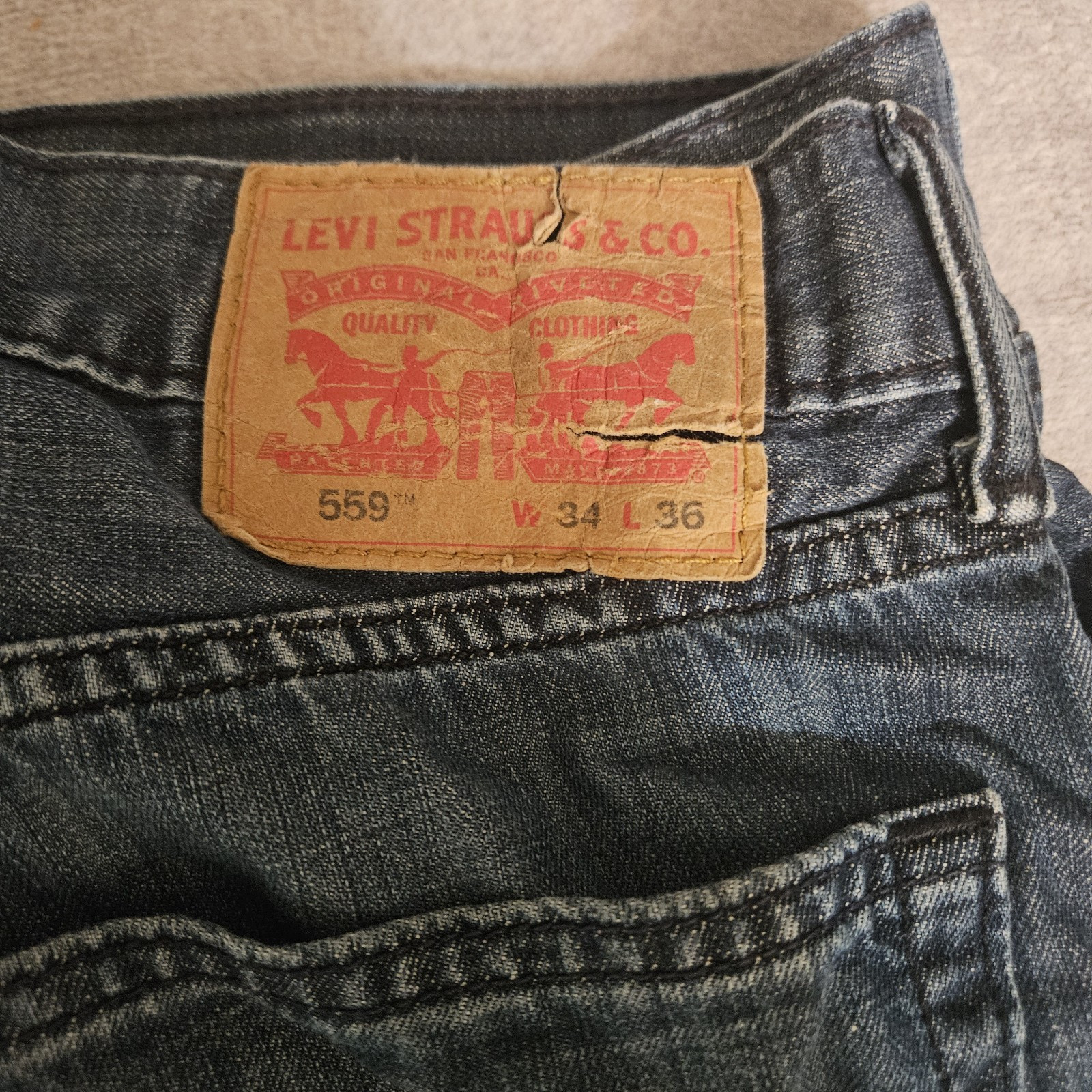 Levi’s Straight Blue Denim Jeans Regular Fit Mid Rise Solid Zip/Button 5-Pocket