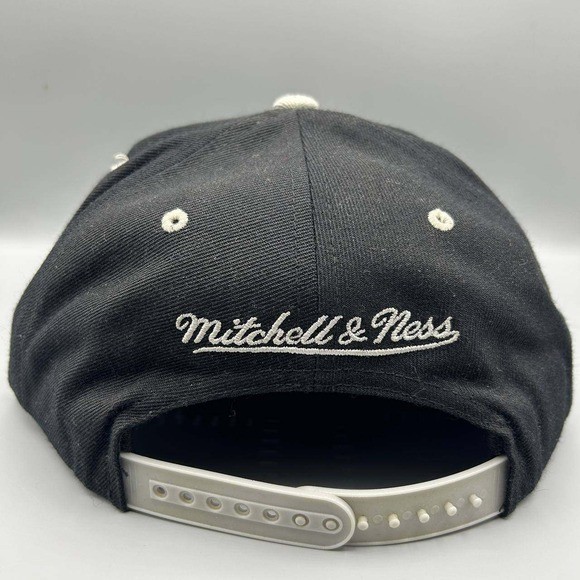 San Antonio Spurs Hat Men Big Logo Embroidered Mitchell & Ness Snap Back Cap