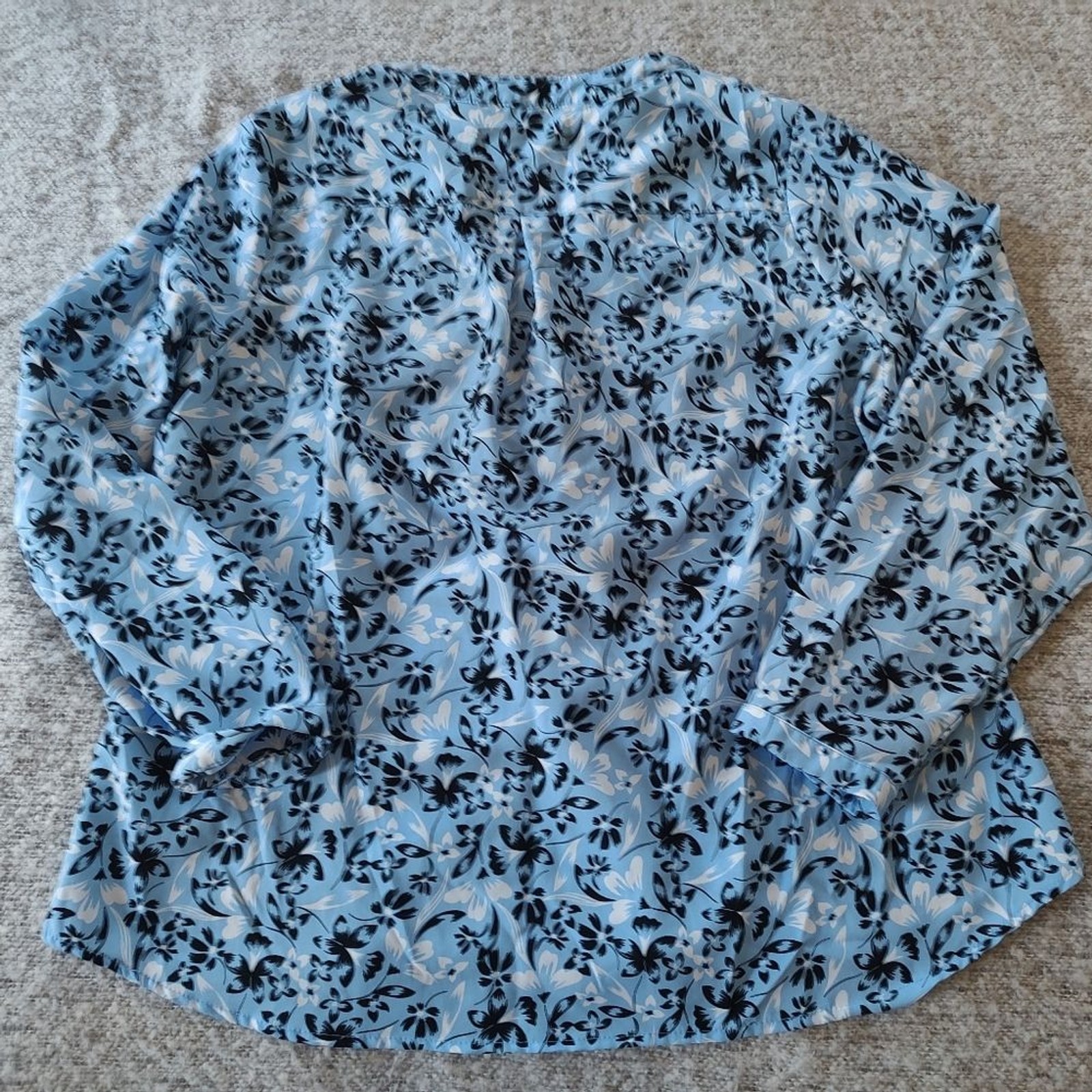 Coral Bay Blue Black Floral Top 1X Button Down