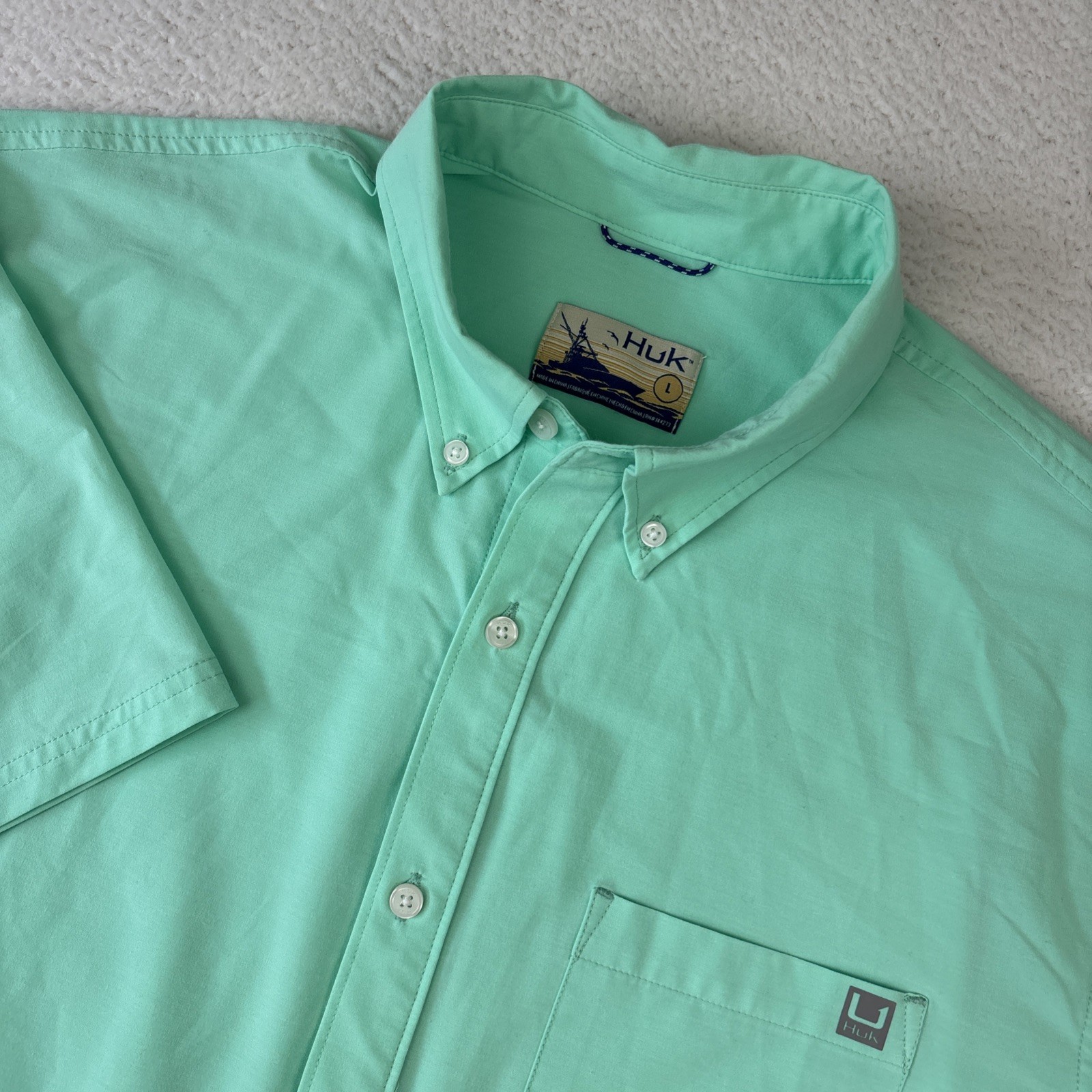 HUK Kona Button-Down Shirt Large Green Short Sleeve Lightweight Stretch Fishing