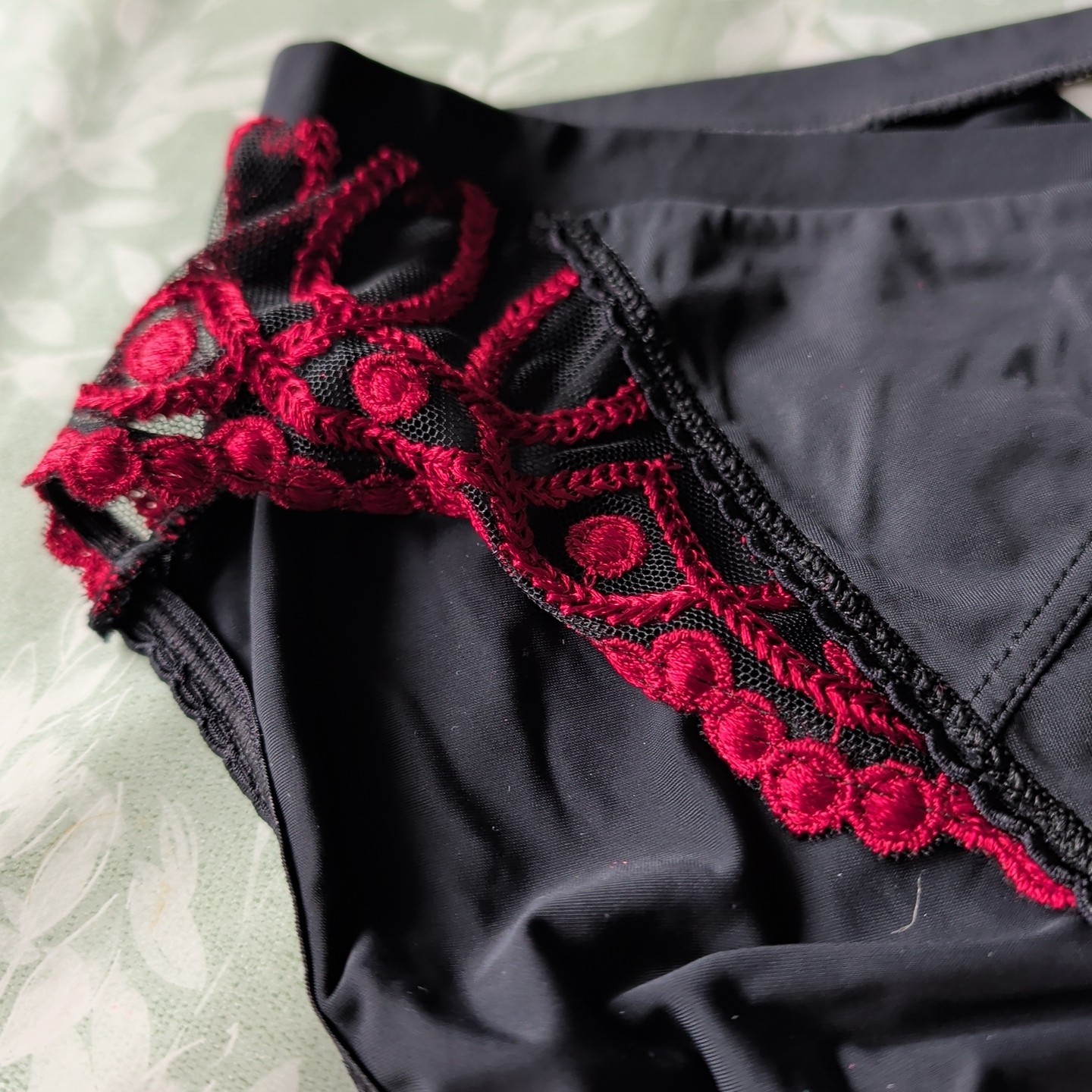 Gossard Knickers Size XL Black Red BNWT