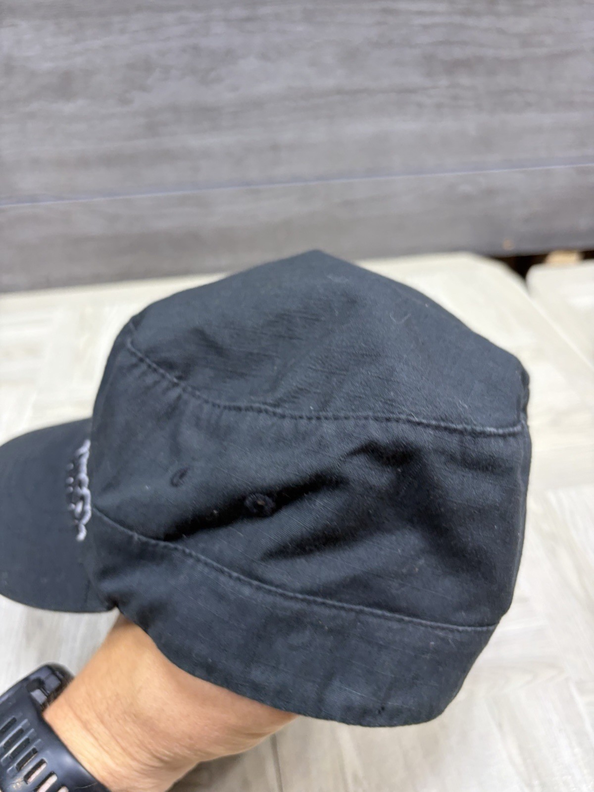 Kangol Black Flexfit Army Cap Hat Kangaroo Logo Lightweight S/M