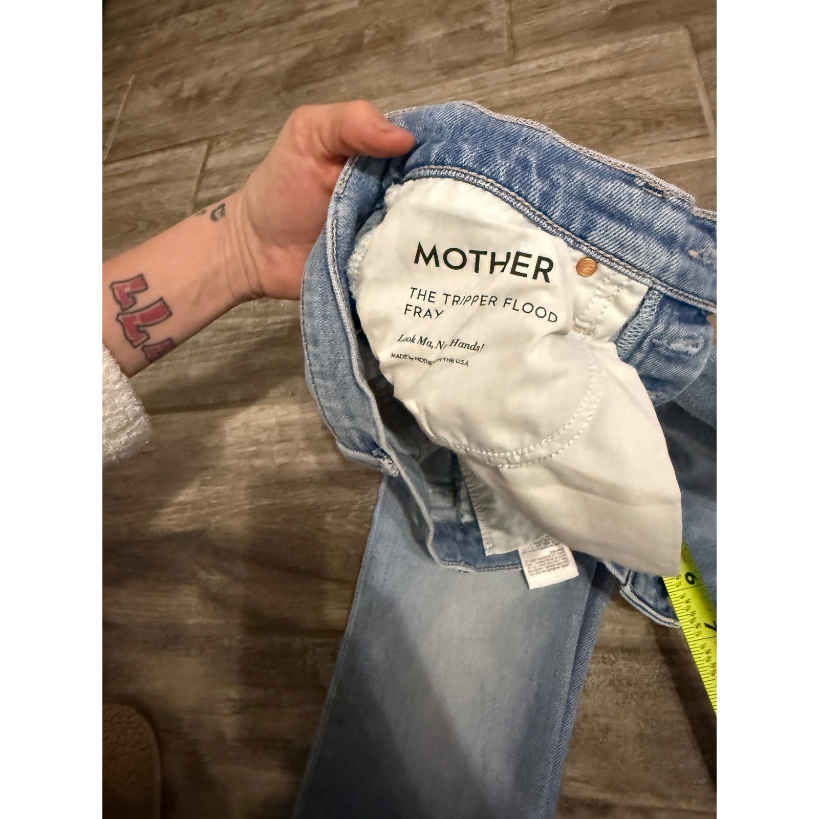 Mother The Tripper Flood Fray Jeans Look Ma No Hands Light Blue Wash 24