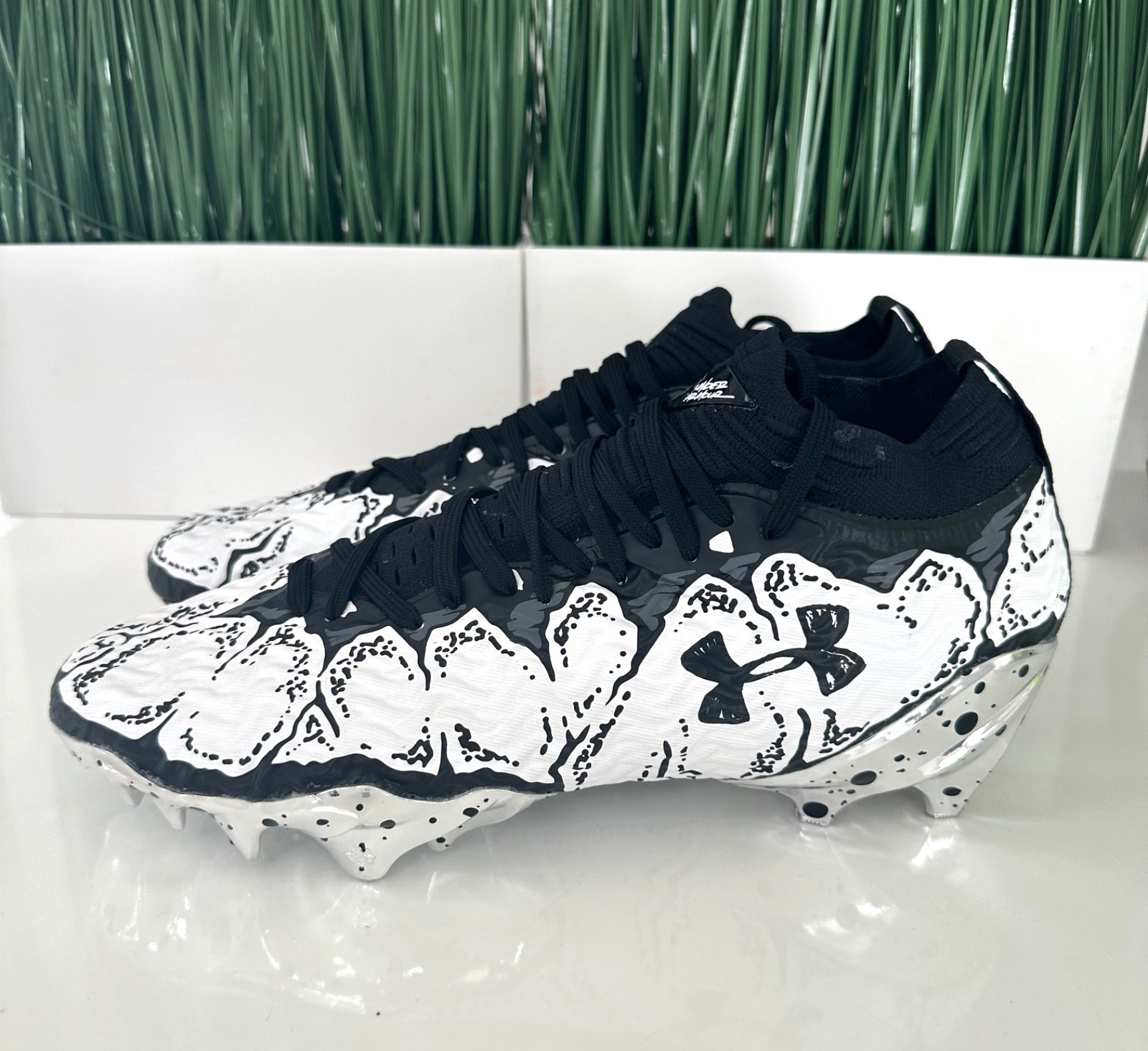 Under Armour Spotlight Pro X Joshua Vides Mens Football Cleats Size 10.5