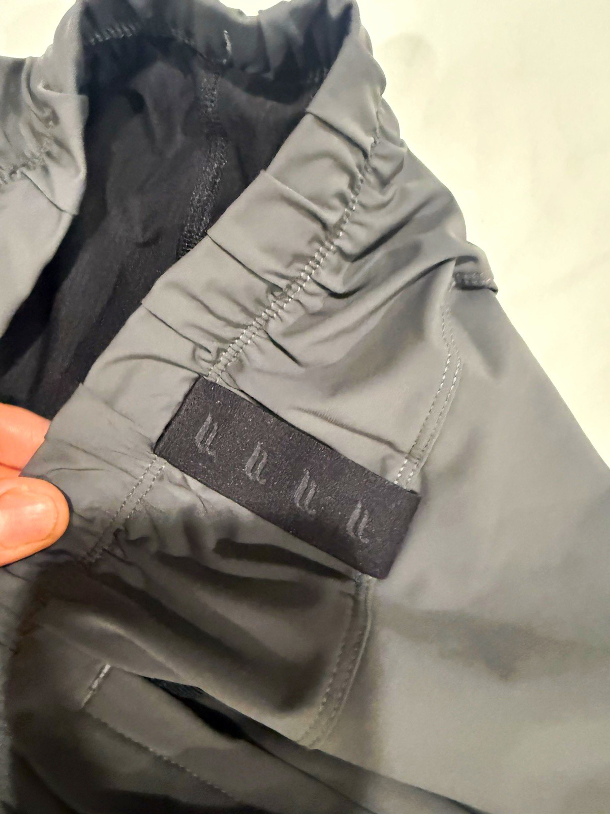 Men’s Gray Athletic Lined Stretch Shorts L Regular Drawstring Elastic Waist