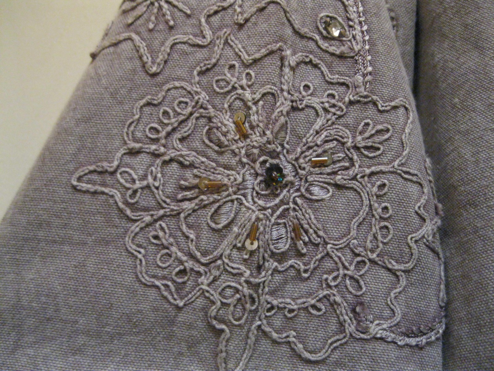 FLASHBACK LABEL, TAN COLORED COTTON JACKET, W/ COLLAR & BEADS, SZ M.