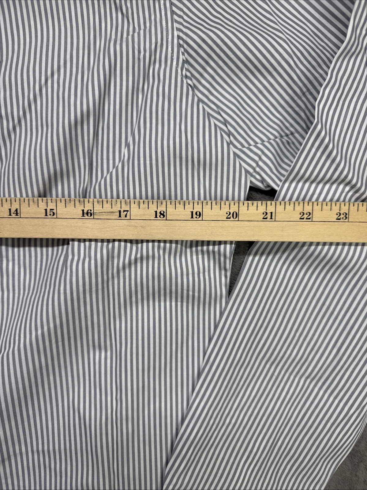 Claiborne Mens *NEW* Medium SlimFit Shirt White/Light Gray Stripe
