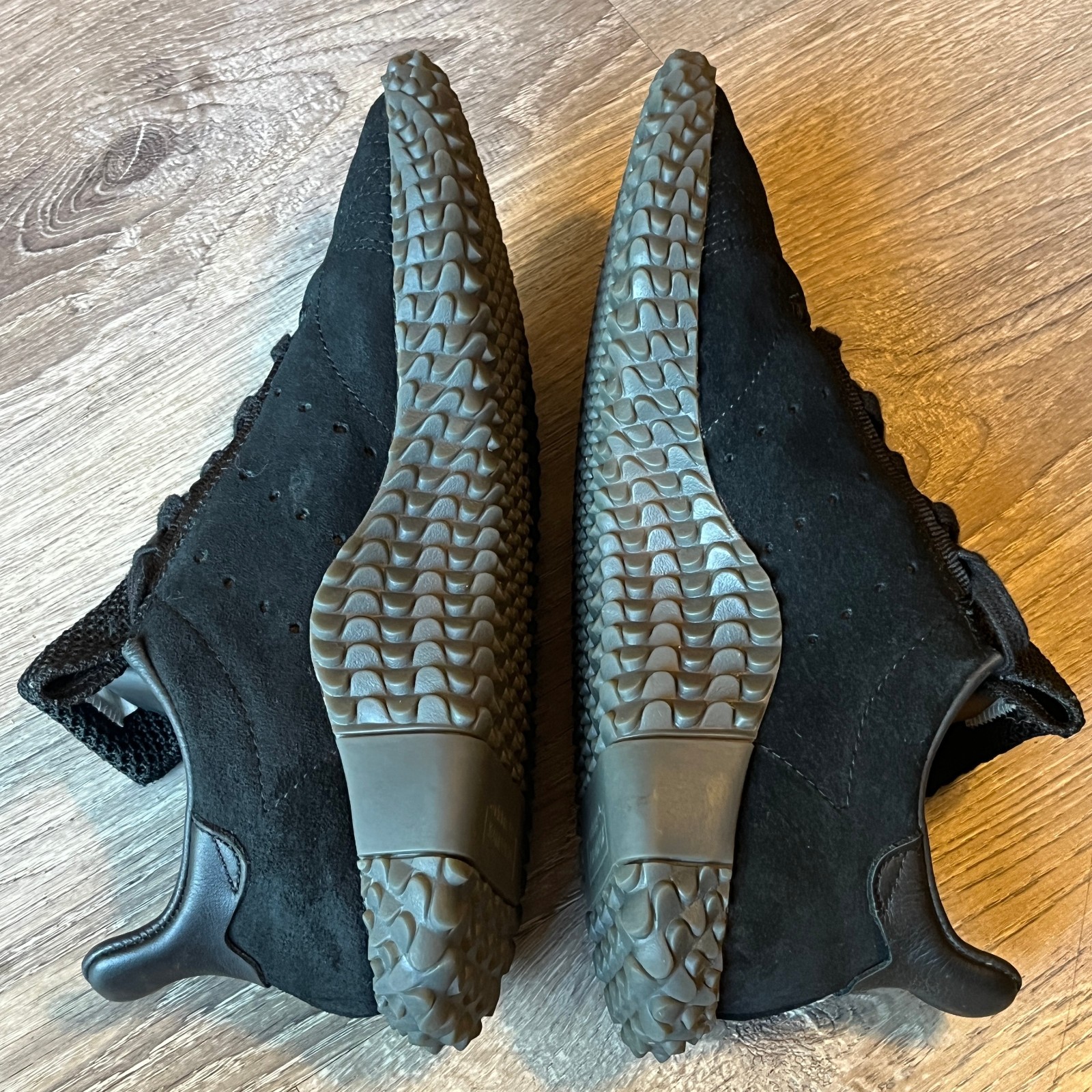 Adidas Kamanda Sneakers Triple Black Dark Gum Womens 7 Mens 6 EU 38 2/3