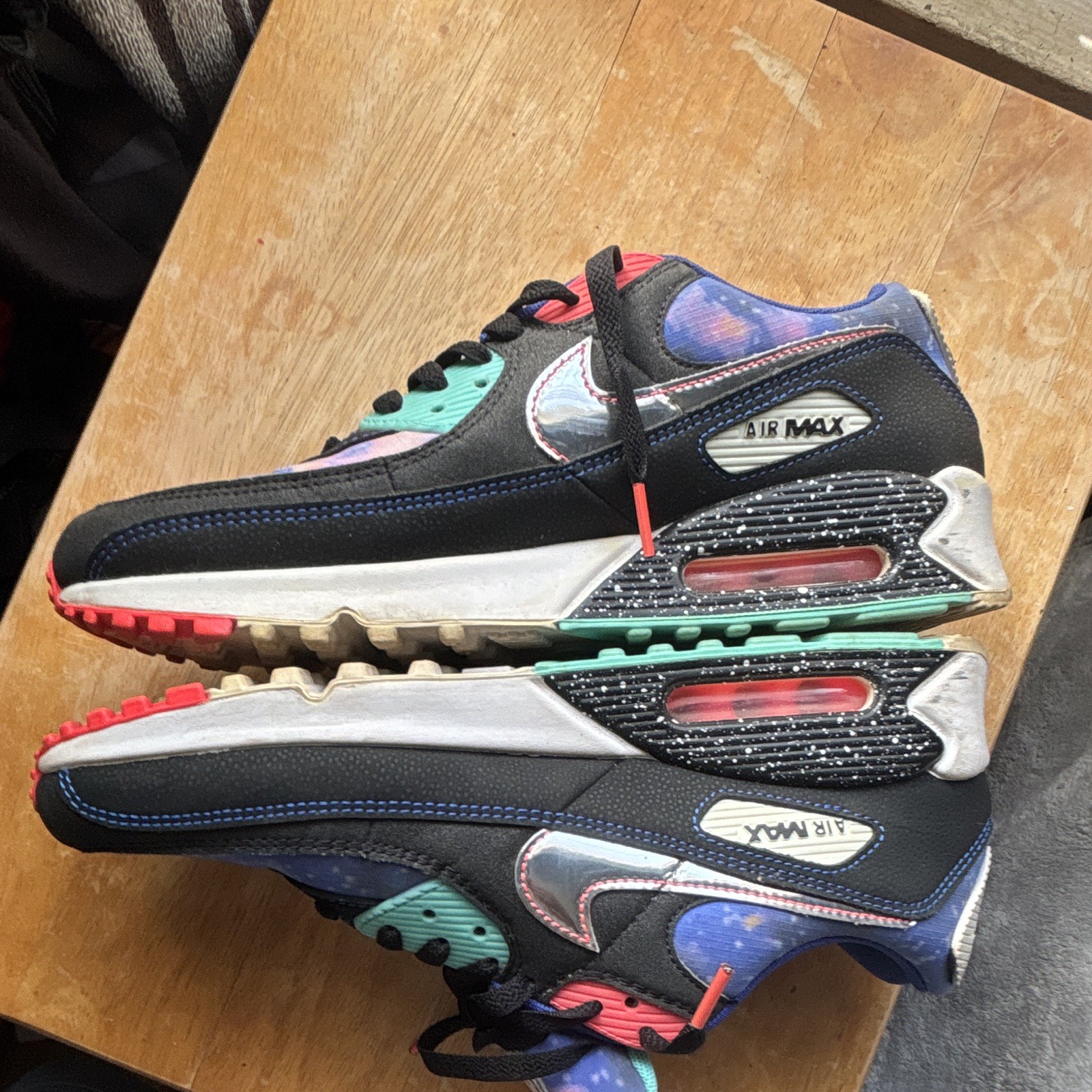 Nike Air Max 90 Men’s Black/Blue Multicolor Galaxy Low Top Lace-Up Sneaker