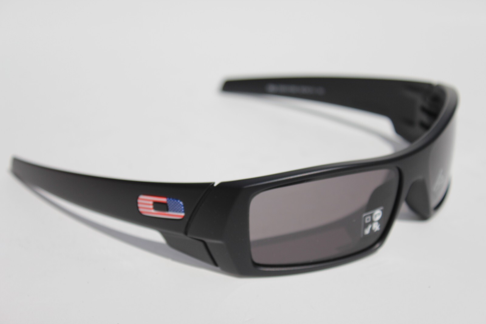 OAKLEY Gascan Sunglasses Matte Black/Prizm Grey SI USA FLAG RARE NEW OO014-79