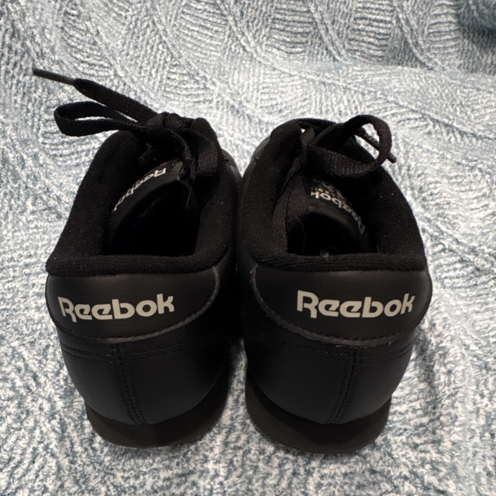 Reebok Classic Black Lace Up Low Top Cushioned Sneakers Rubber Sole 1Y3501-816