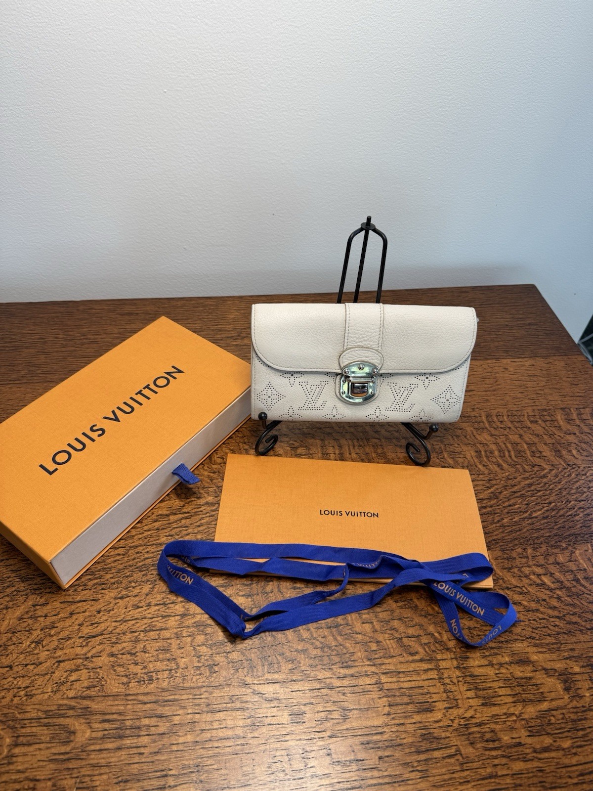 Louis Vuitton Mahina Iris Long Wallet W/Box and COA