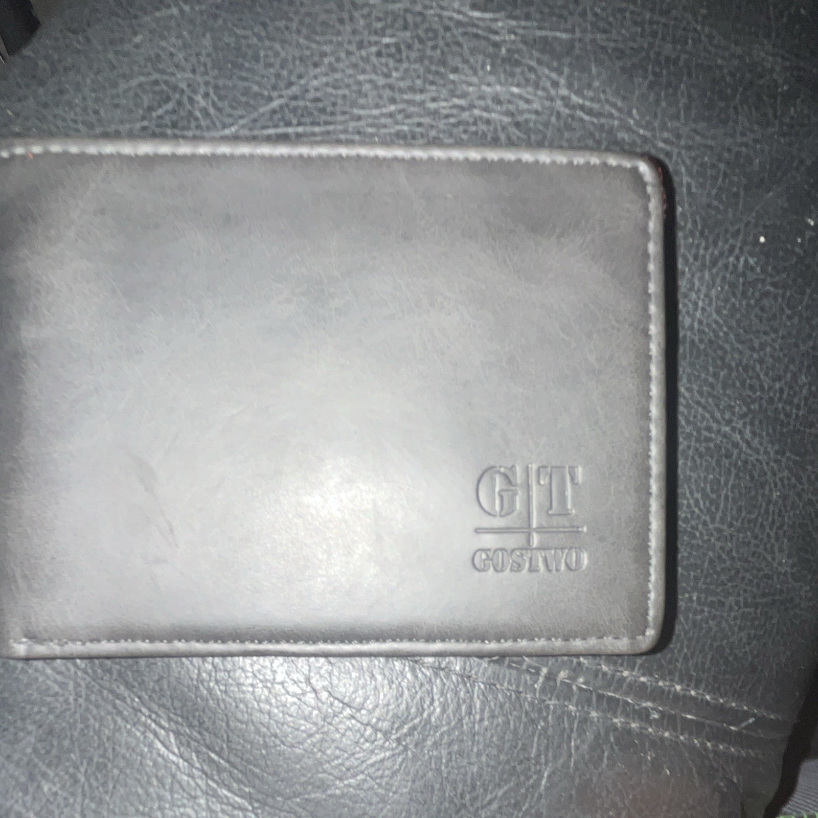GIT Men’s Black Solid Bifold Wallet, Logo Accent Classic Fold Style