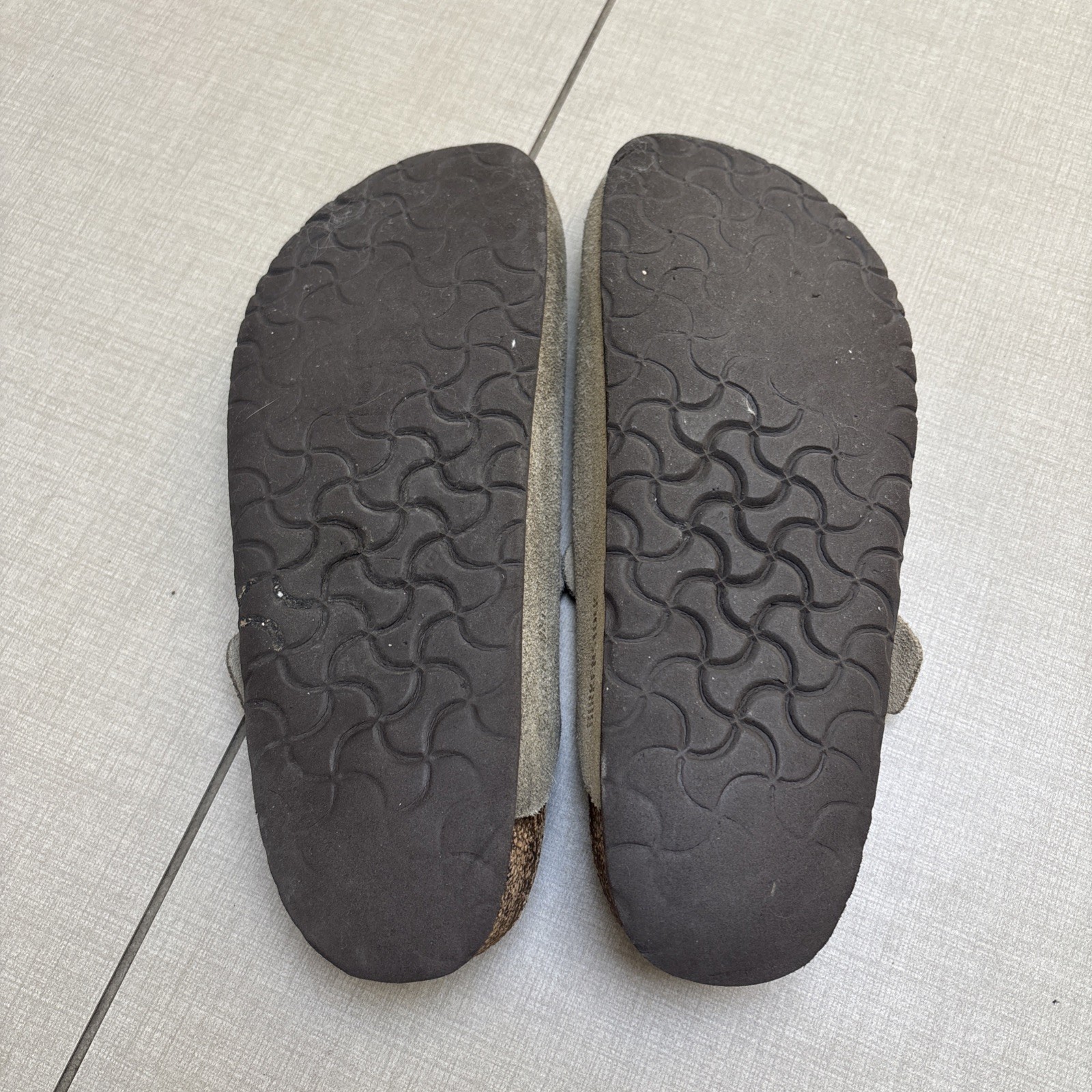 MEN Size 8-8.5 BIRKENSTOCK Boston Soft Footbed Regular Fit Suede Leather Clog