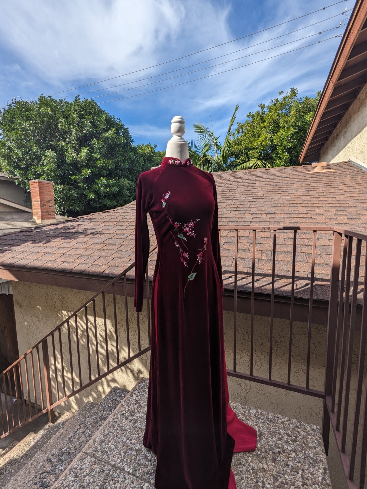 Ao Dai Nhung XL Đỏ Đô Thêu Tay – Ngực 94 cm, Eo 82 cm + Quần Lụa Đỏ