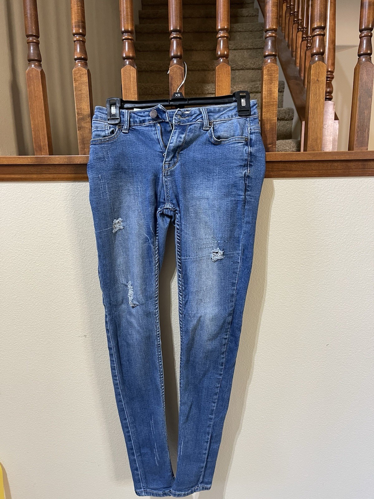 Encore Women’s Size 9 Distressed Blue Skinny Jeans Denim