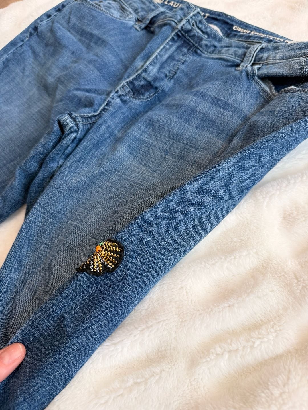 Laurie Felt Classic Embellished Boyfriend Jeans with Floral and Bird Embroidery