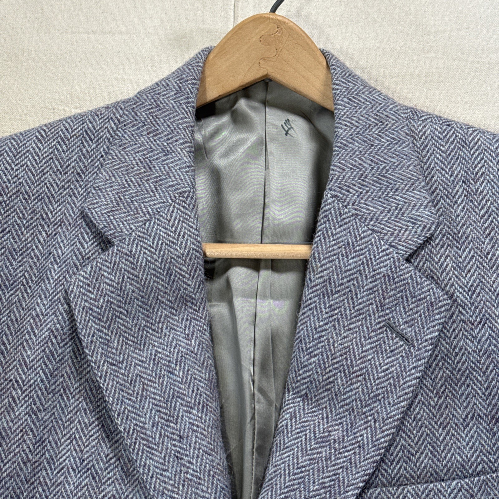 Harris Tweed Mens Grey Herringbone Wool Blazer Sport Coat Handwoven Scotland