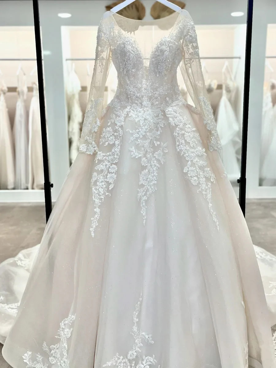 Classic Wedding Dress For Women A-Line Vintage Bridal Gowns Lace Appliques Satin