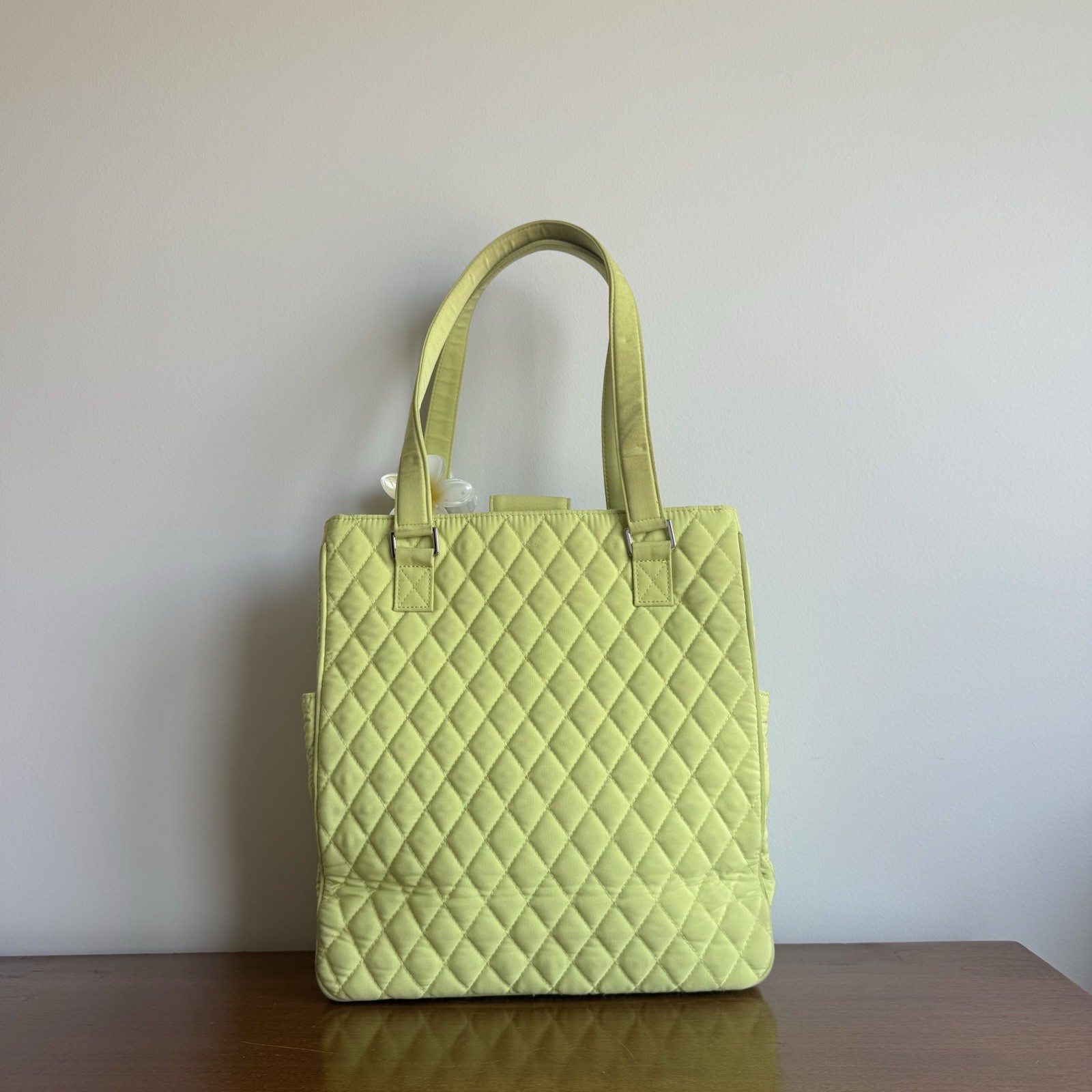 Vera Bradley Microfiber Tote Bag – Lime Green/Apple Green