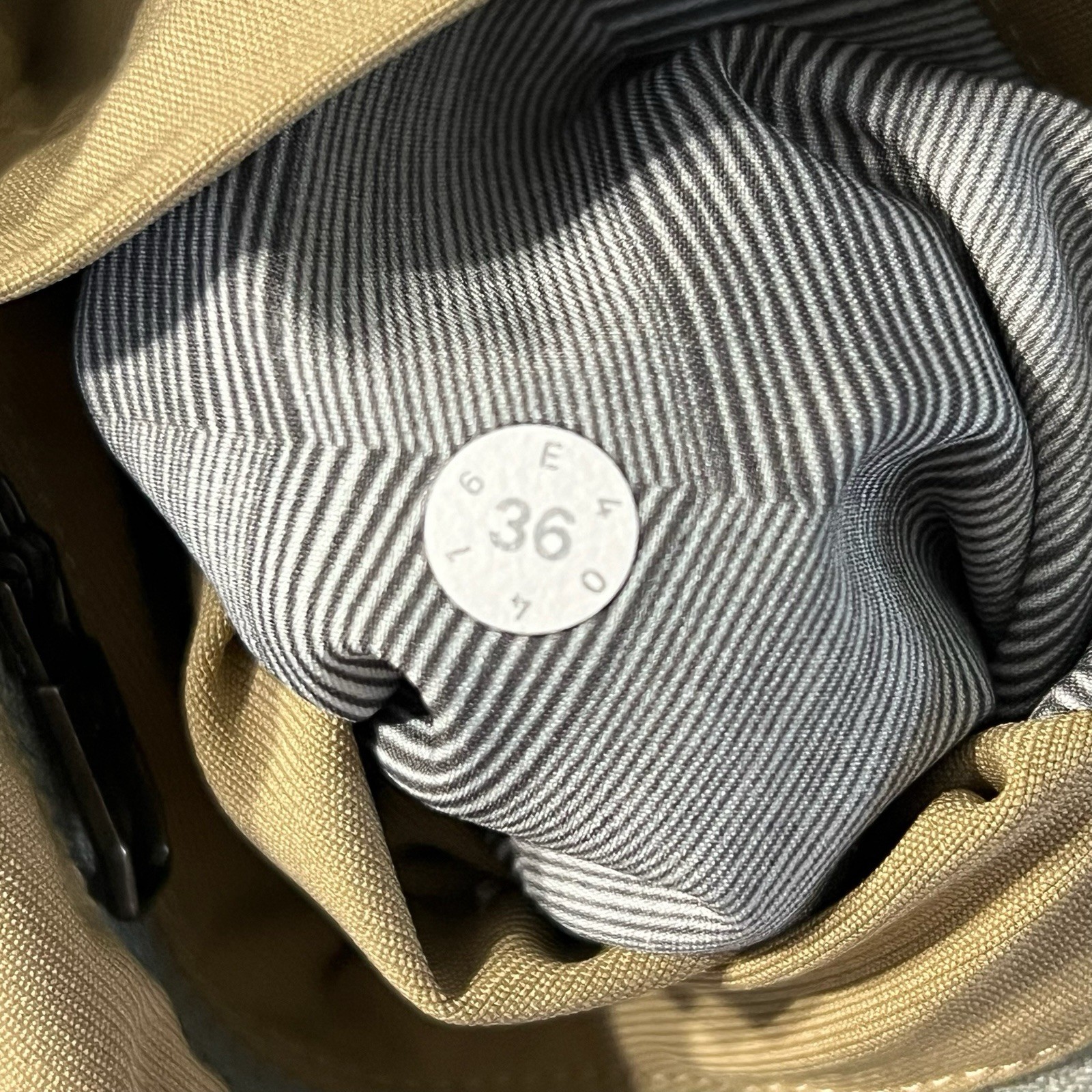 Lululemon ABC Classic Fit Pants Mens 36×31 Beige Khaki Stretch 5 Pocket Chino B2