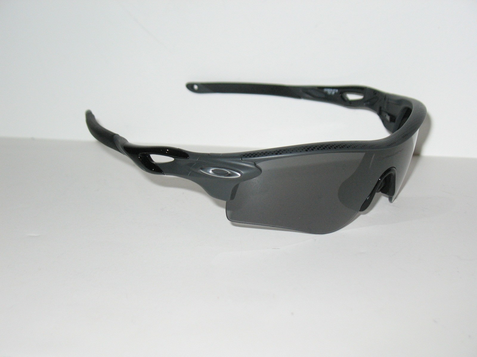 Oakley RADARLOCK High Resolution Carbon Frame Prizm Black Polarized Sunglasses