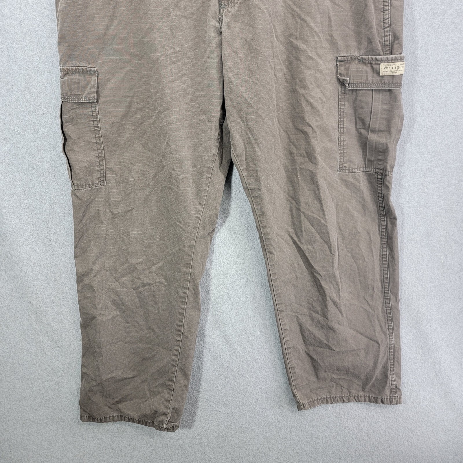 Wrangler pants mens 40×30 work pants 70L3WOD CARGO