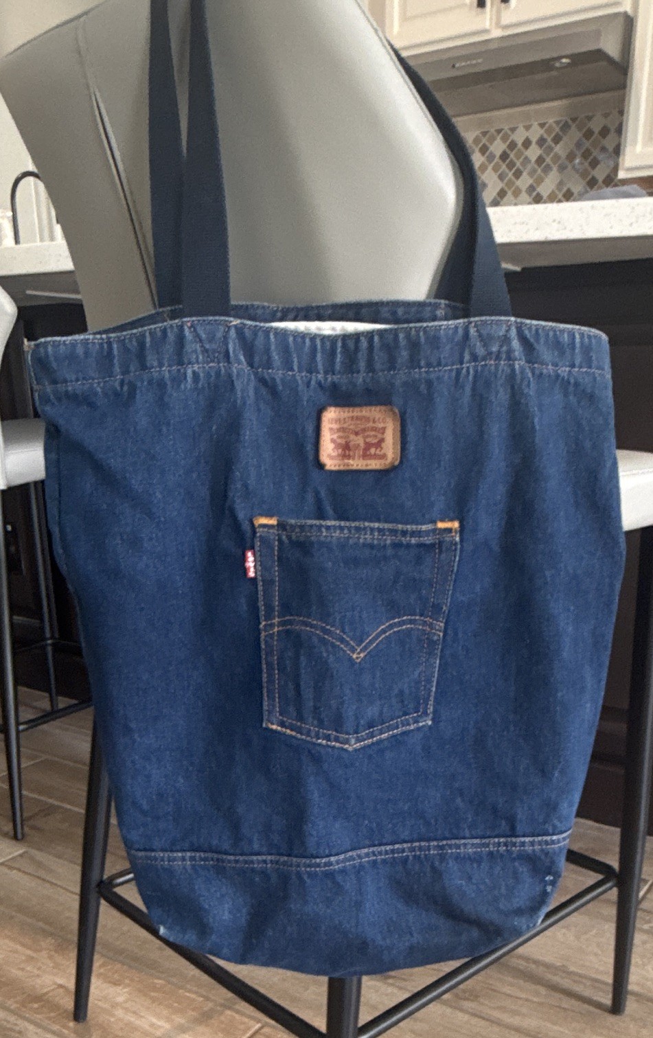 Levi’s Women’s Blue Tote Shoulder Strap Front Pocket Stitching Gold Hardware