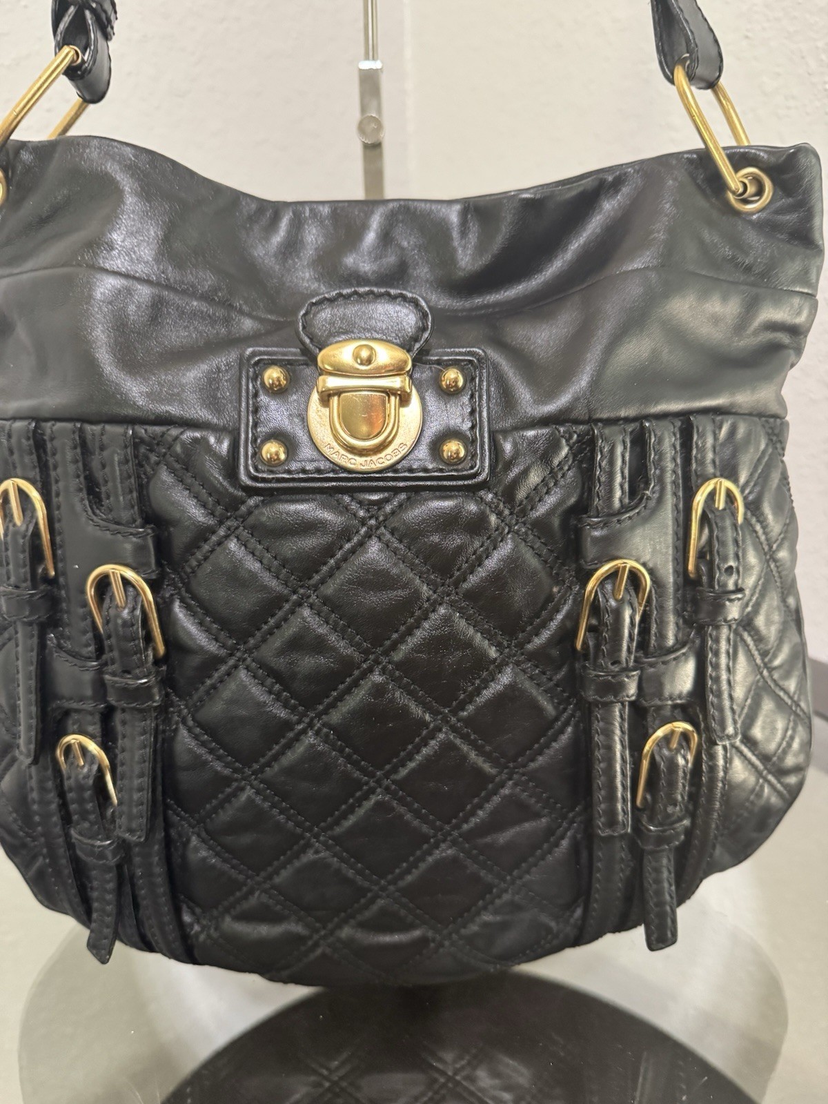 Marc Jacobs Black Quilted Shoulder Bag Hobo Turn Lock Zip Gold Hardware Charm