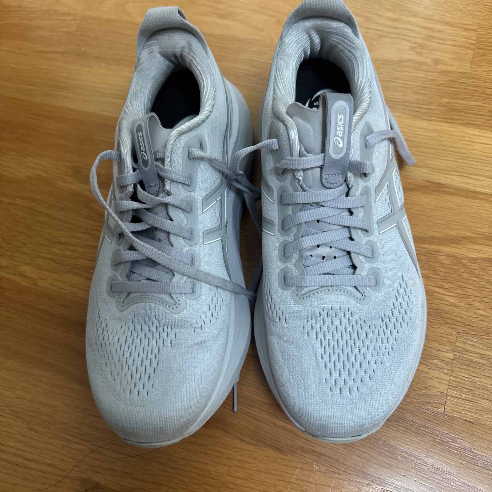 ASICS Gel Kayano 32 light gray size 9