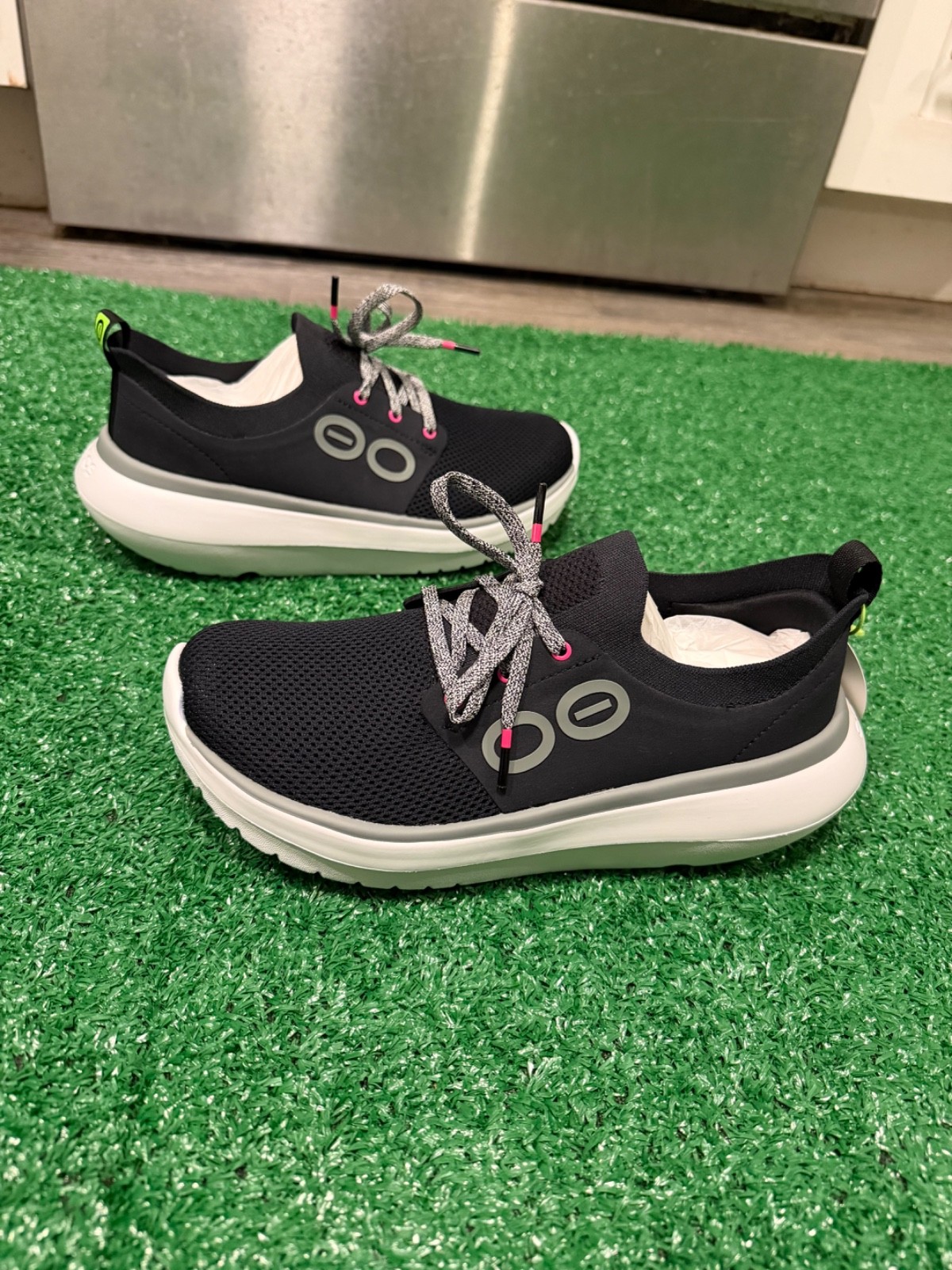 New OOFOS OOMY STRIDE Shoes Womens Size 7 Black and White With Tags Comfy $170