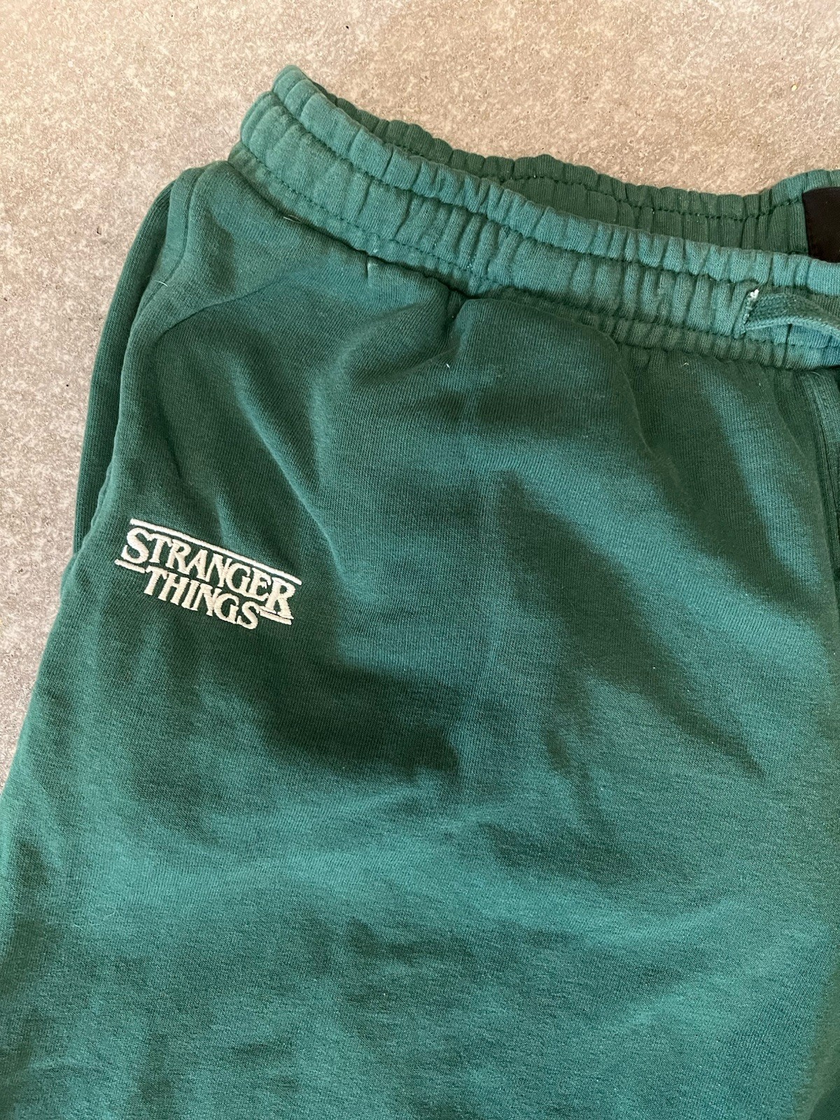 H&M Stranger Things Green Fleece Sweatpants Elastic Waist Drawstring Pockets S