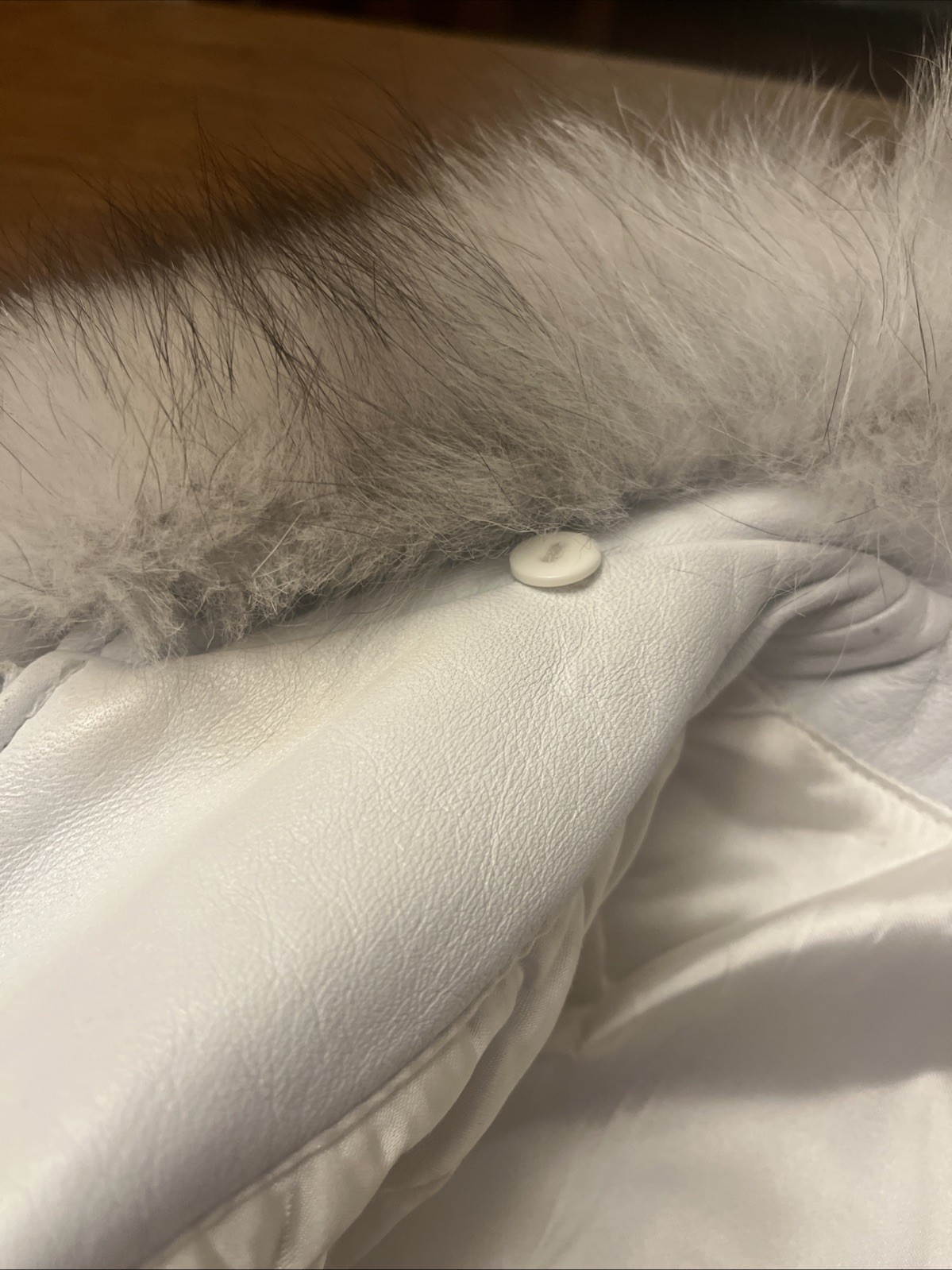 Vintage Genuine Leather White Jacket w/ Fur Collar – YKK Zip – Women’s Small