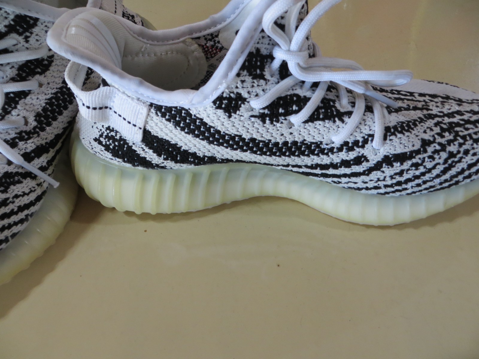 Size 6.5 – adidas Yeezy Boost 350 V2 Low Zebra