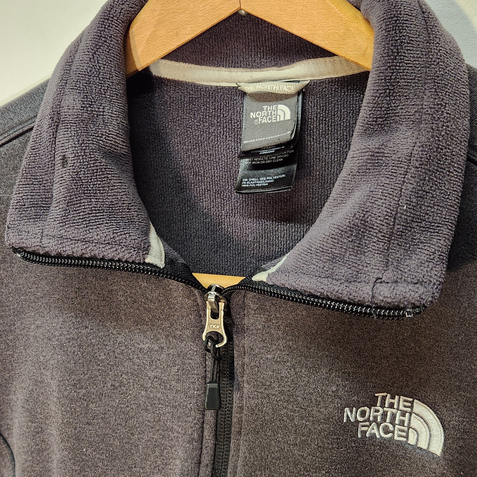 NORTH FACE WOMEN’S M MEDIUM AGAVE JACKET USED WITH FLAWS CHECK DESCRIPTION
