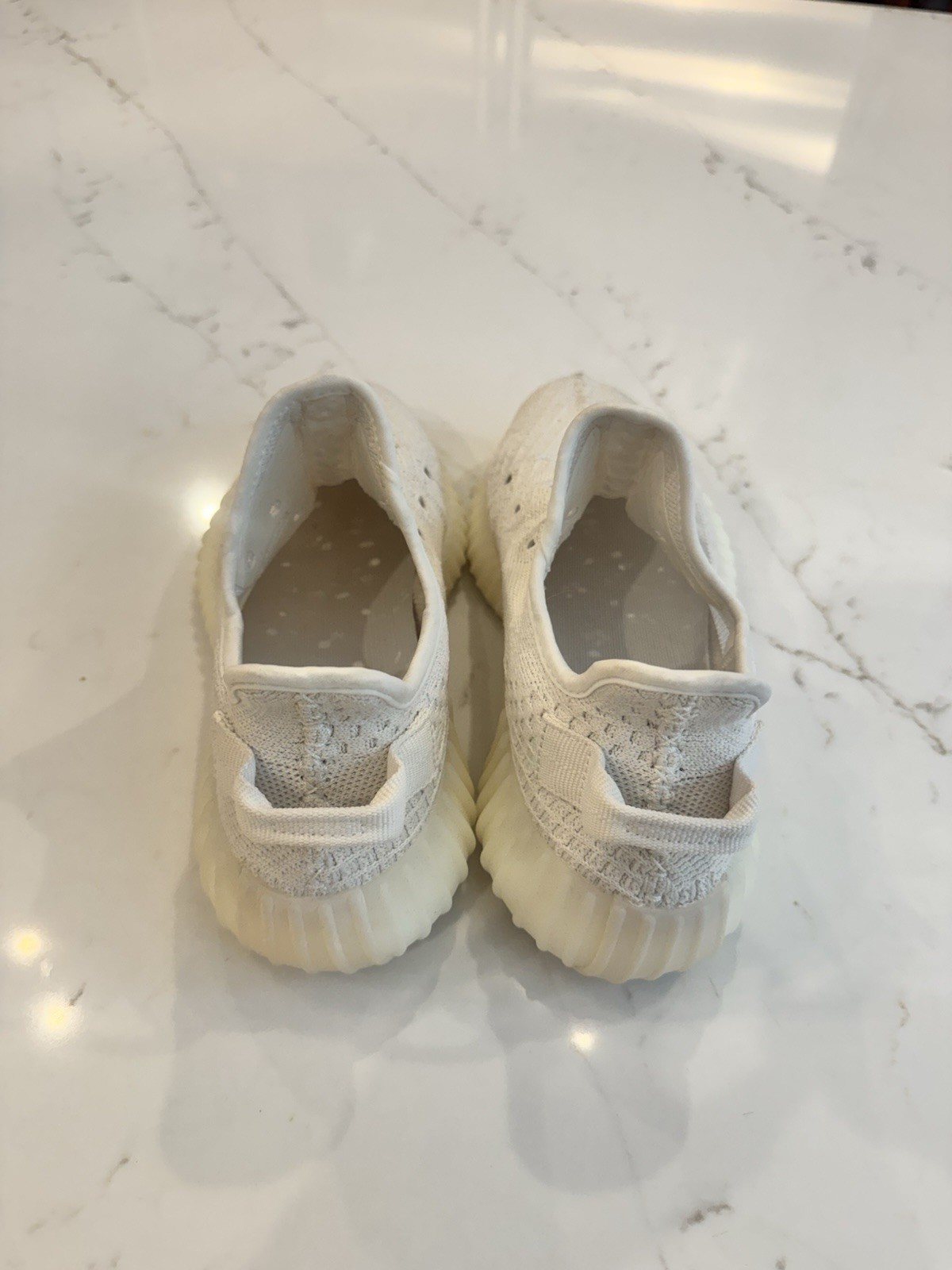 adidas Yeezy Boost 350 V2 – Pre-Owned – Great Condition – Includes Extra Laces