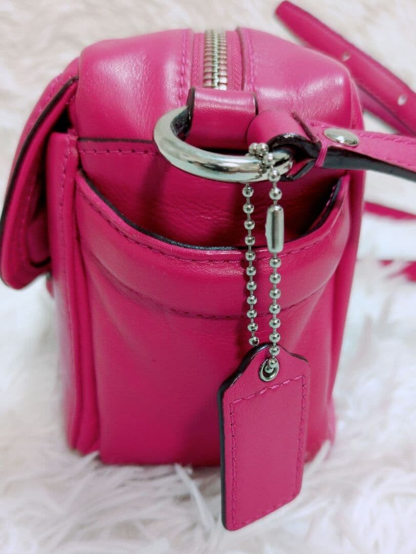 COACH Soho Pink Camera Shoulder Bag Women Silver Zip 7.48 x 5.12 x 3.15 in